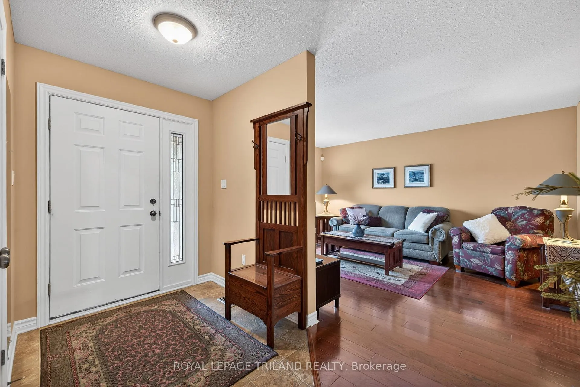 Photo 5 of 214 Mitchell Court, Thames Centre, Dorchester — HOMEH