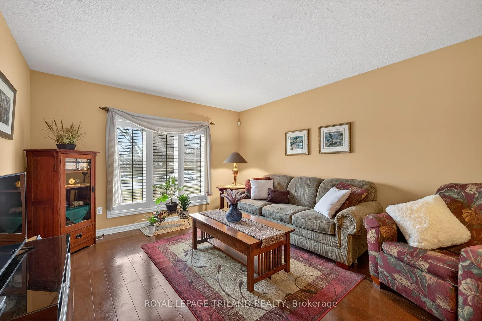 Photo 6 of 214 Mitchell Court, Thames Centre, Dorchester — HOMEH