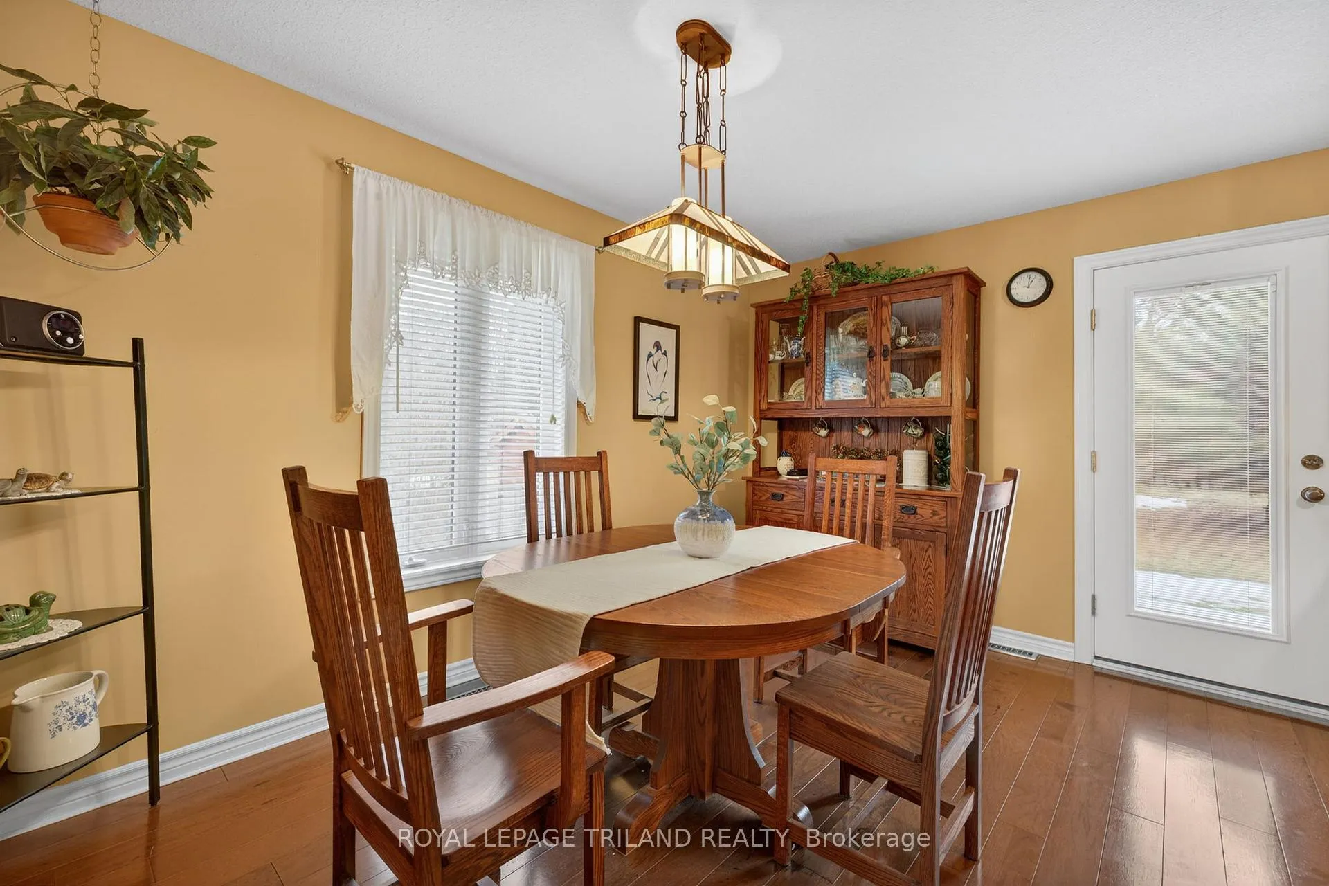 Photo 10 of 214 Mitchell Court, Thames Centre, Dorchester — HOMEH