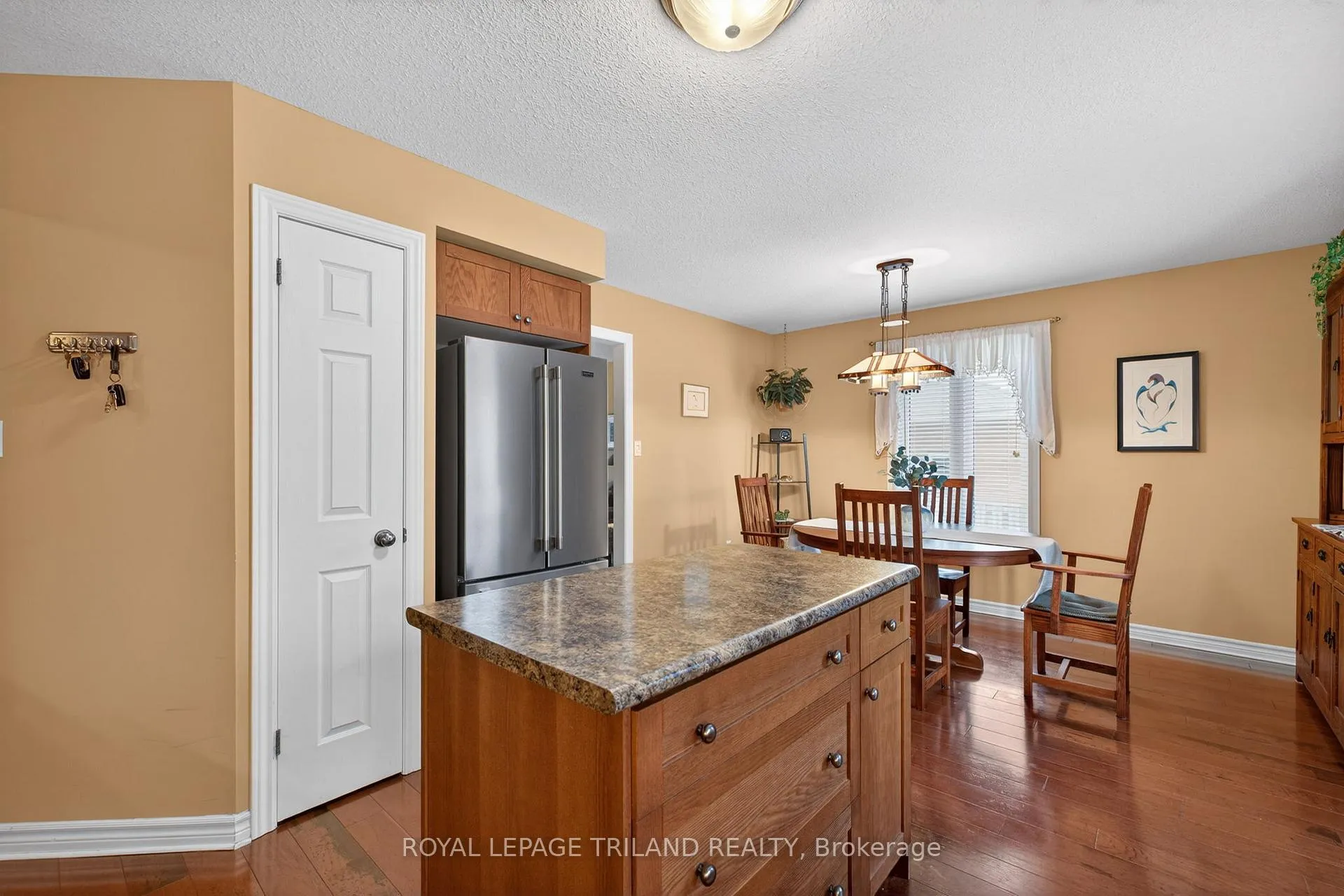 Photo 16 of 214 Mitchell Court, Thames Centre, Dorchester — HOMEH