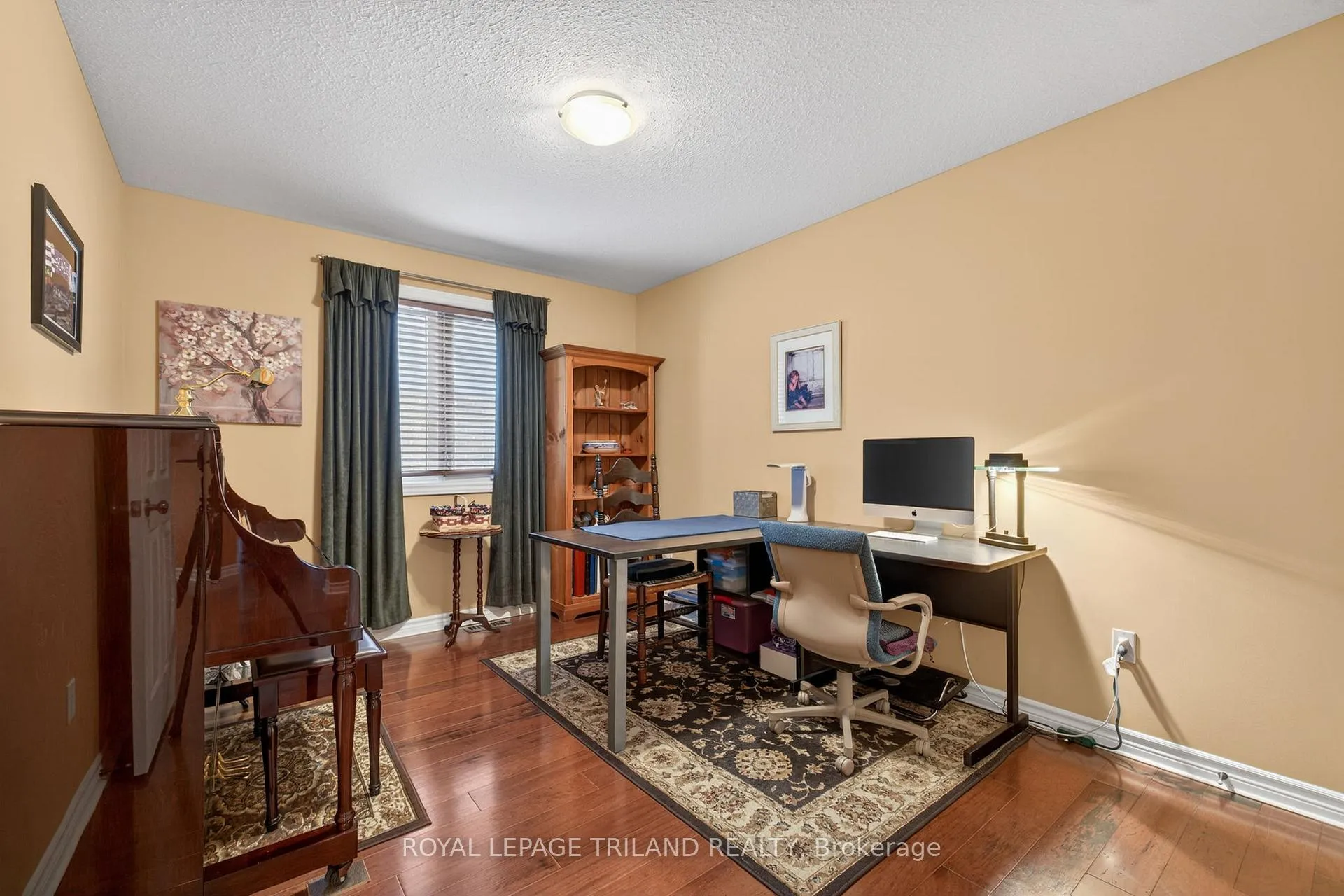 Photo 19 of 214 Mitchell Court, Thames Centre, Dorchester — HOMEH