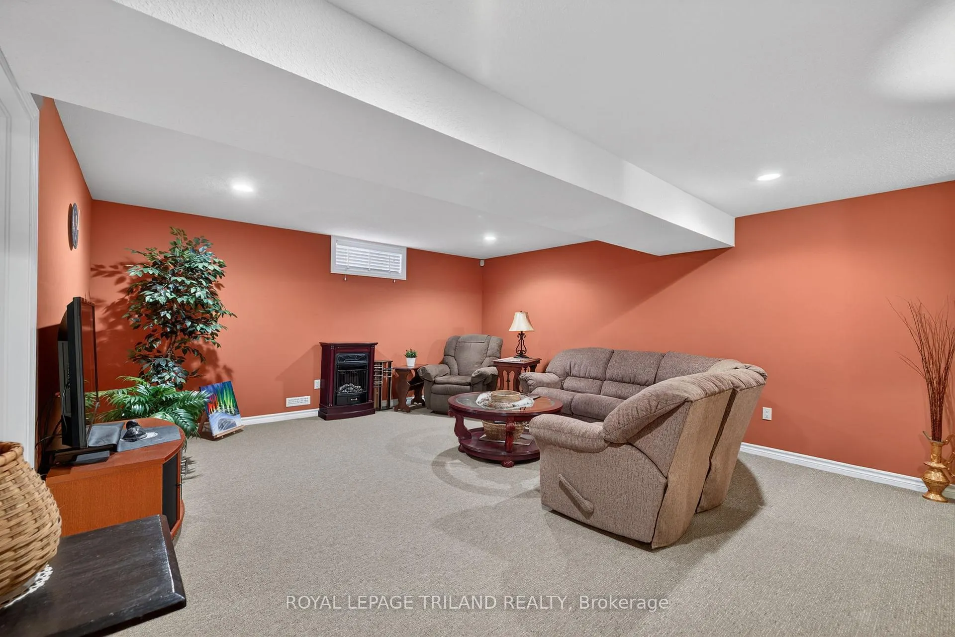 Photo 29 of 214 Mitchell Court, Thames Centre, Dorchester — HOMEH