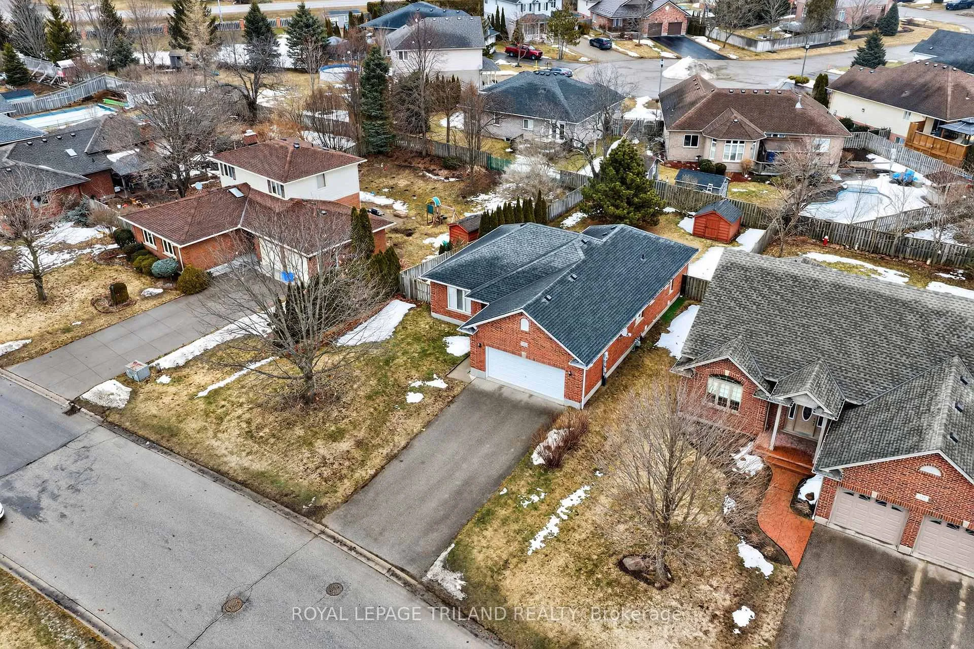 Photo 43 of 214 Mitchell Court, Thames Centre, Dorchester — HOMEH