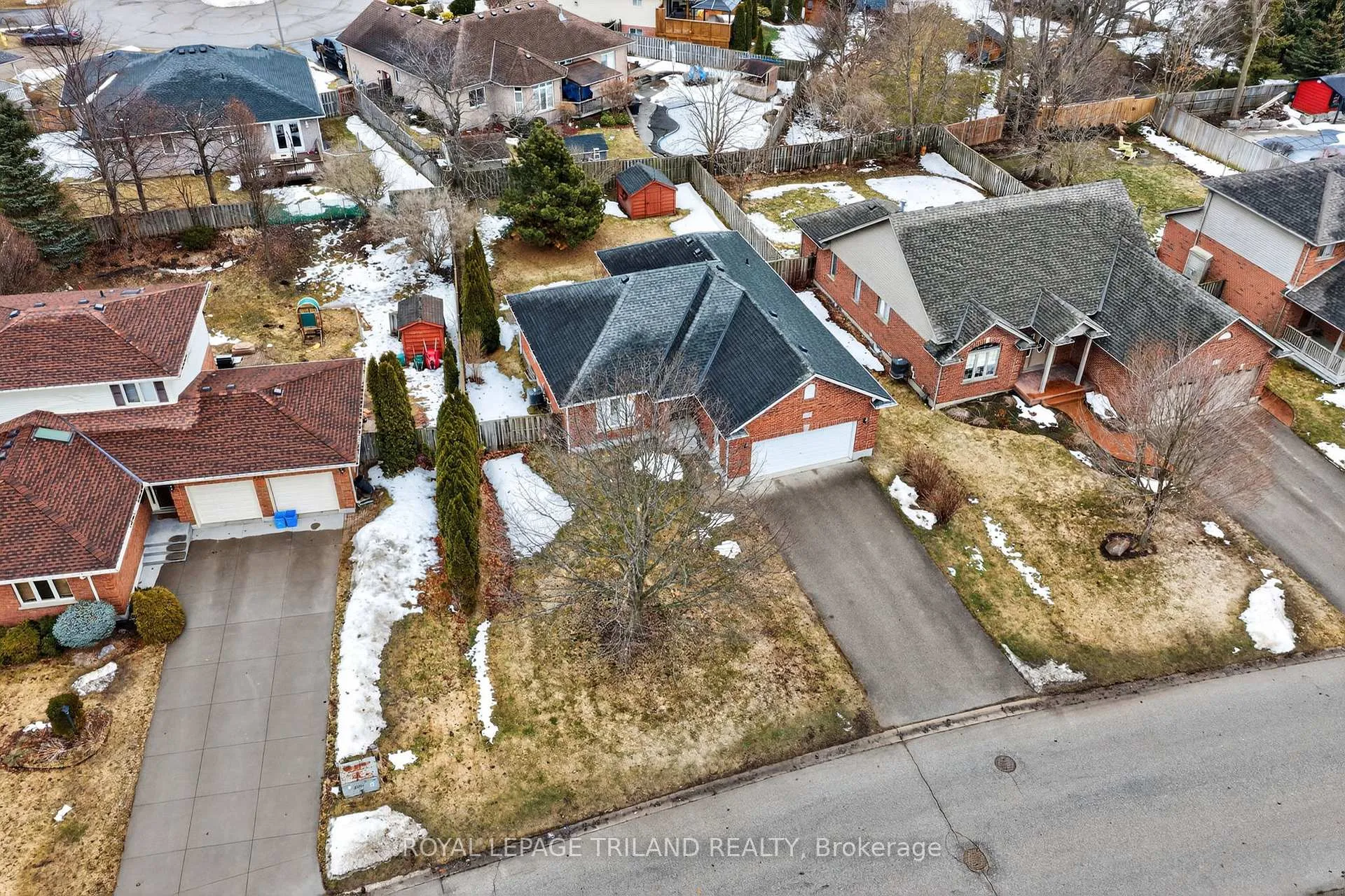 Photo 44 of 214 Mitchell Court, Thames Centre, Dorchester — HOMEH