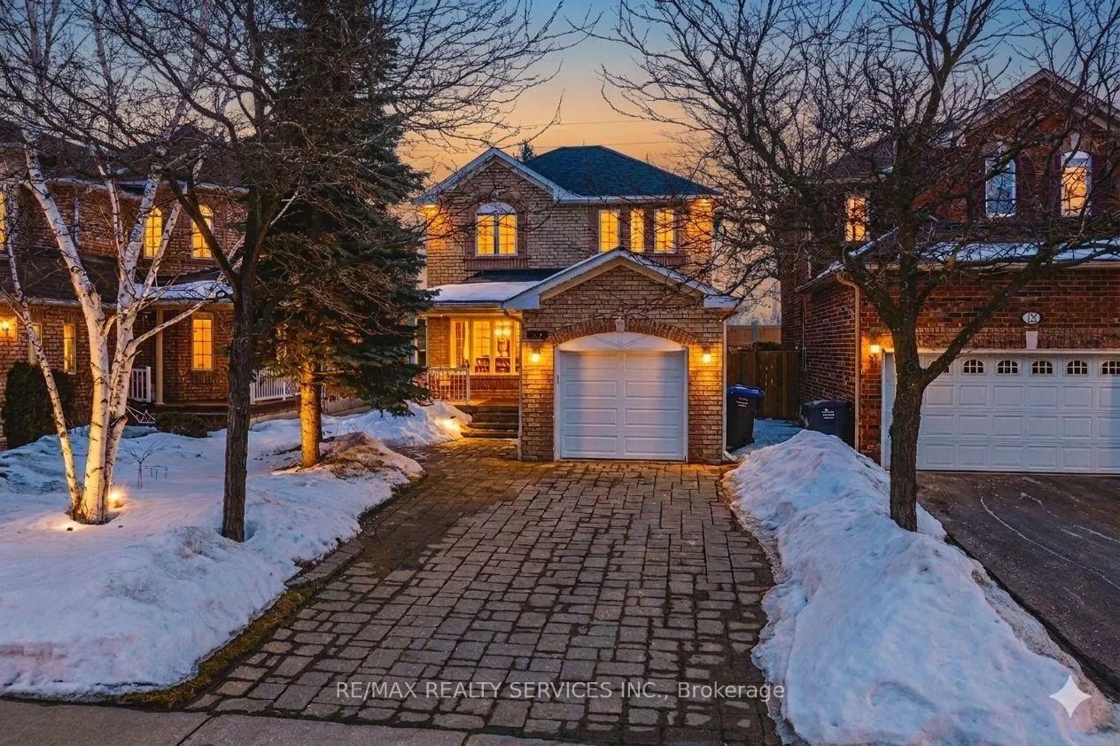 Photo 1 of 16 Twin Willow Crescent, Brampton, Snelgrove — HOMEH