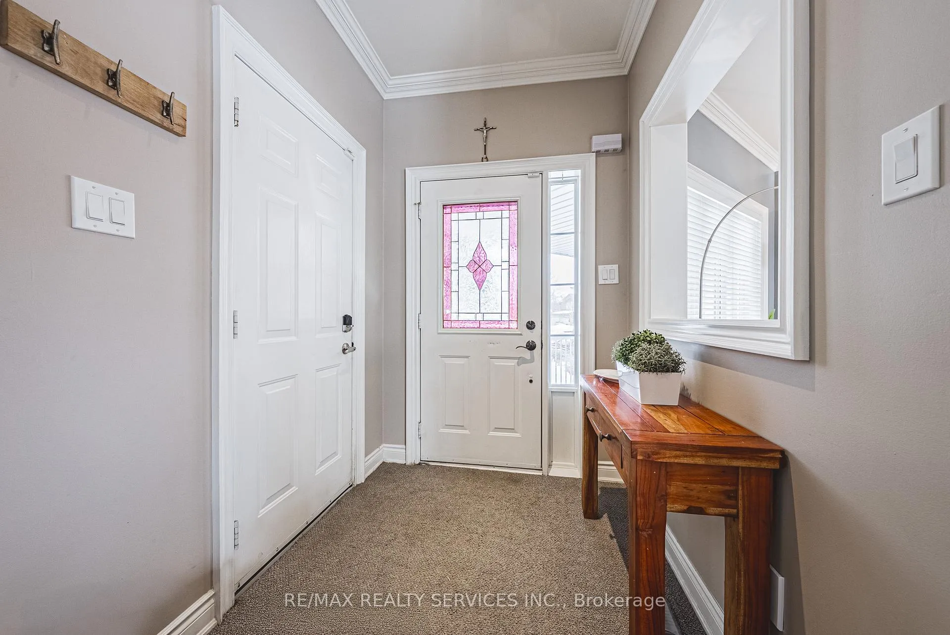 Photo 4 of 16 Twin Willow Crescent, Brampton, Snelgrove — HOMEH