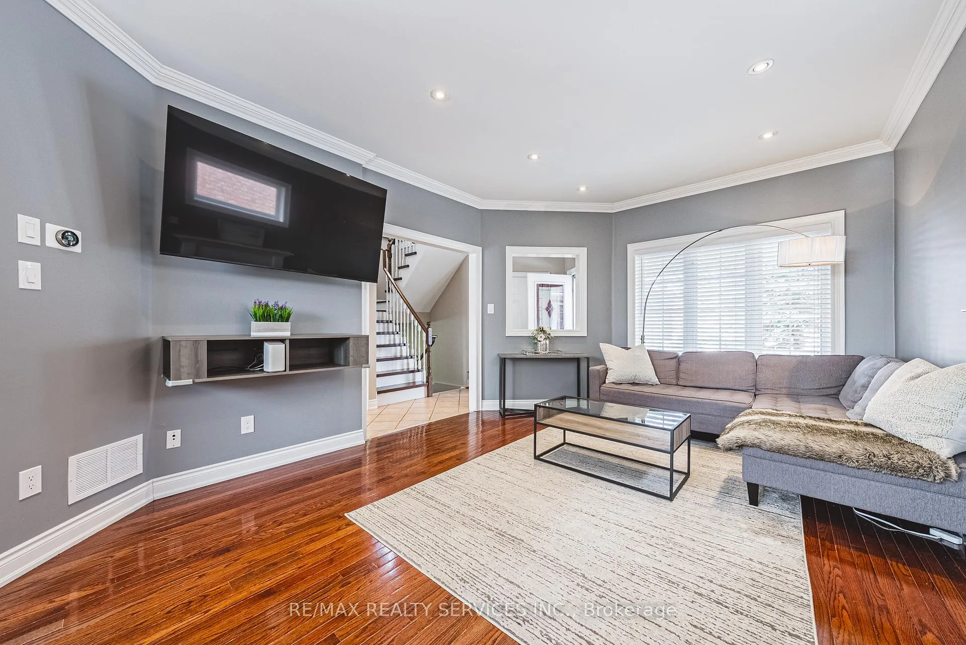 Photo 8 of 16 Twin Willow Crescent, Brampton, Snelgrove — HOMEH