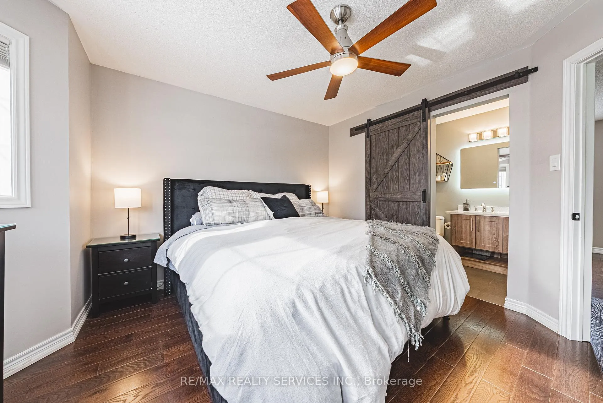 Photo 18 of 16 Twin Willow Crescent, Brampton, Snelgrove — HOMEH