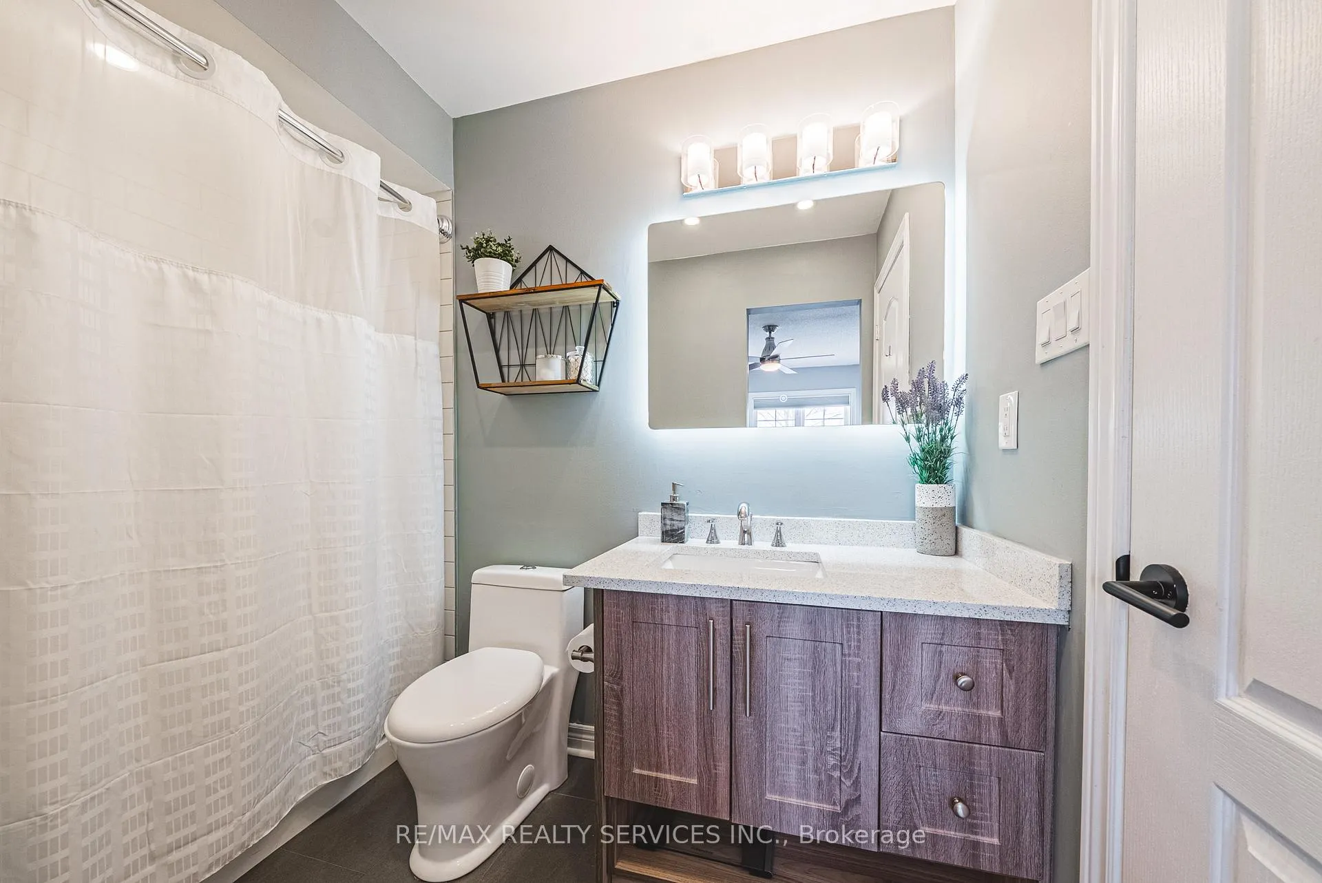 Photo 19 of 16 Twin Willow Crescent, Brampton, Snelgrove — HOMEH
