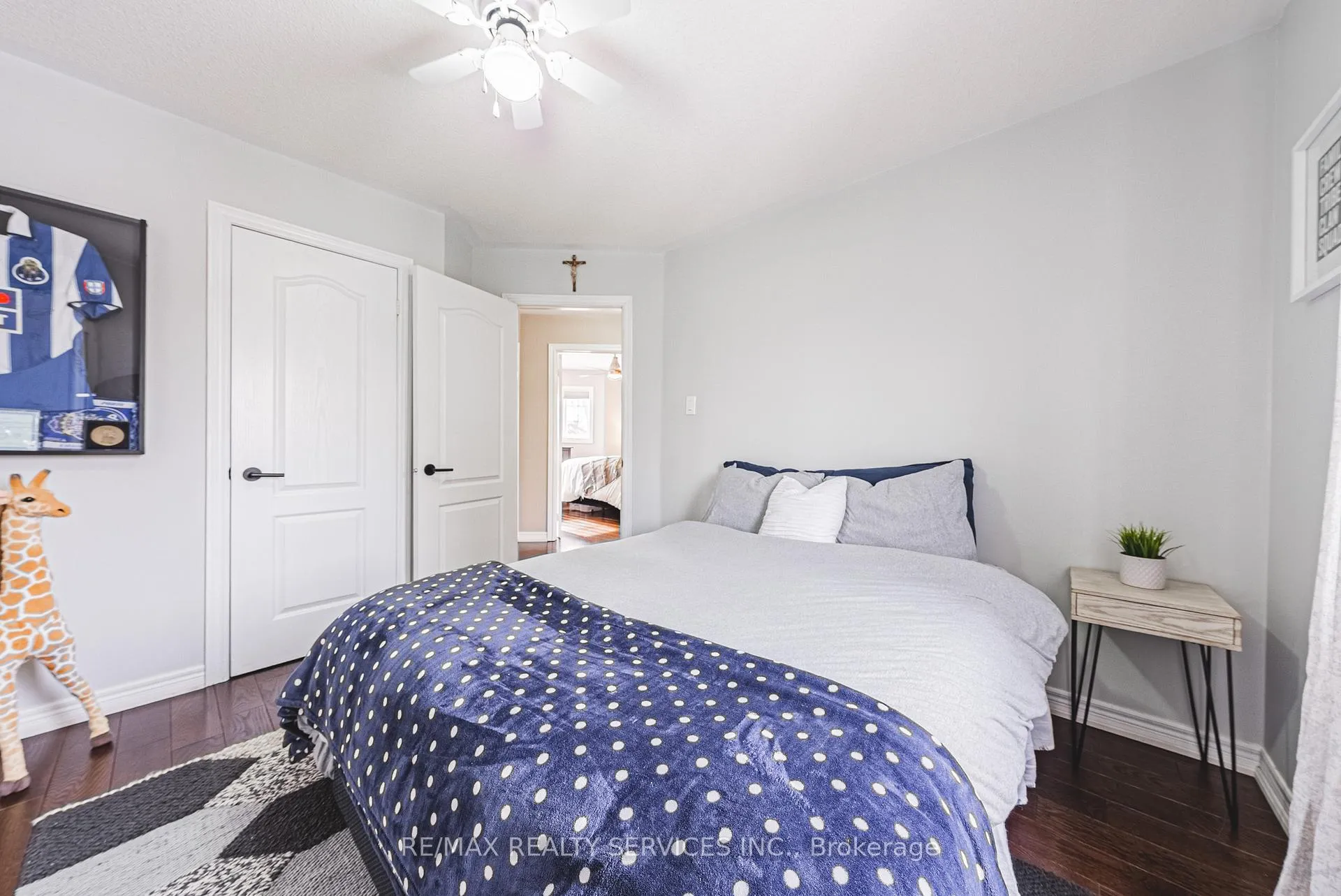 Photo 21 of 16 Twin Willow Crescent, Brampton, Snelgrove — HOMEH