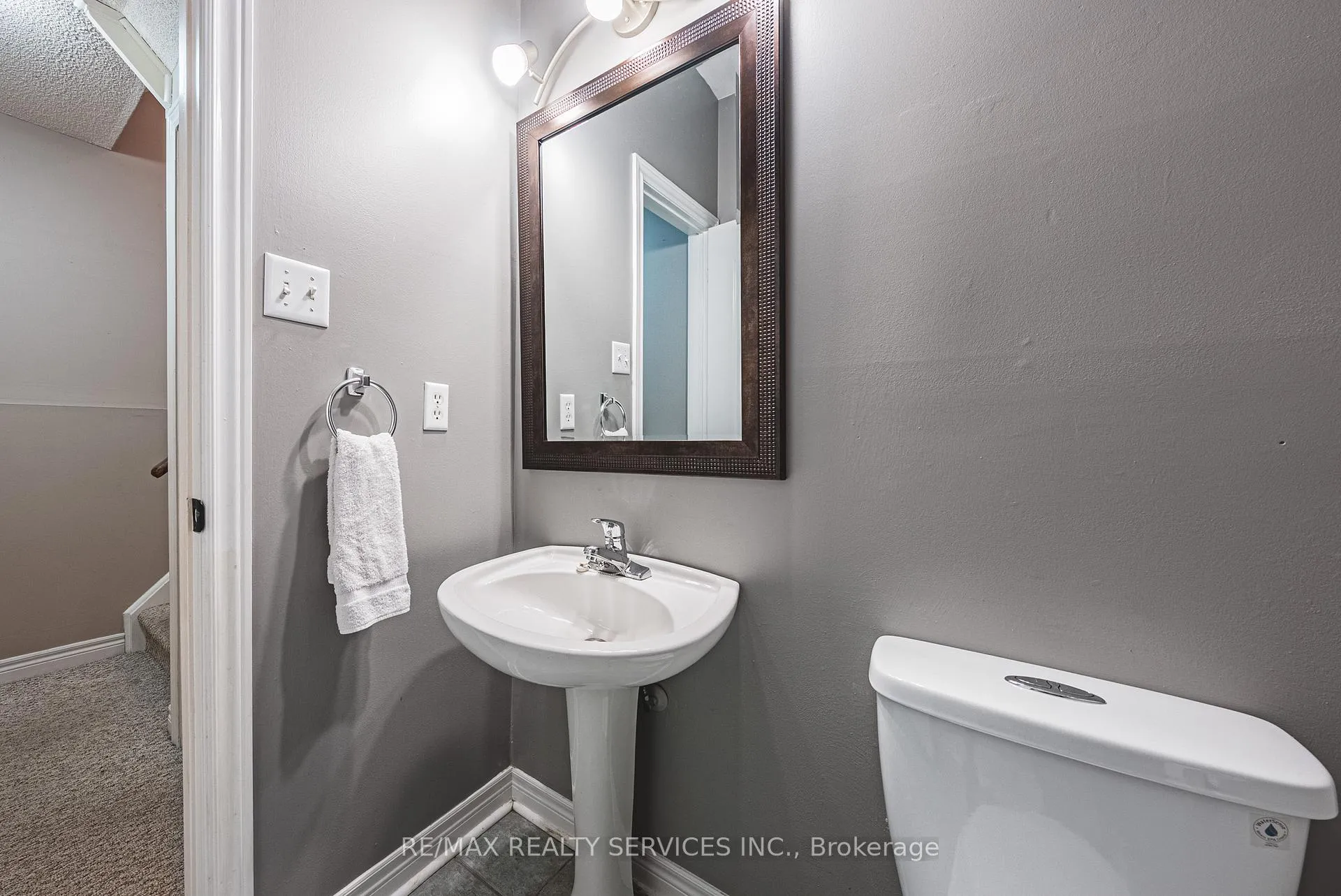 Photo 24 of 16 Twin Willow Crescent, Brampton, Snelgrove — HOMEH