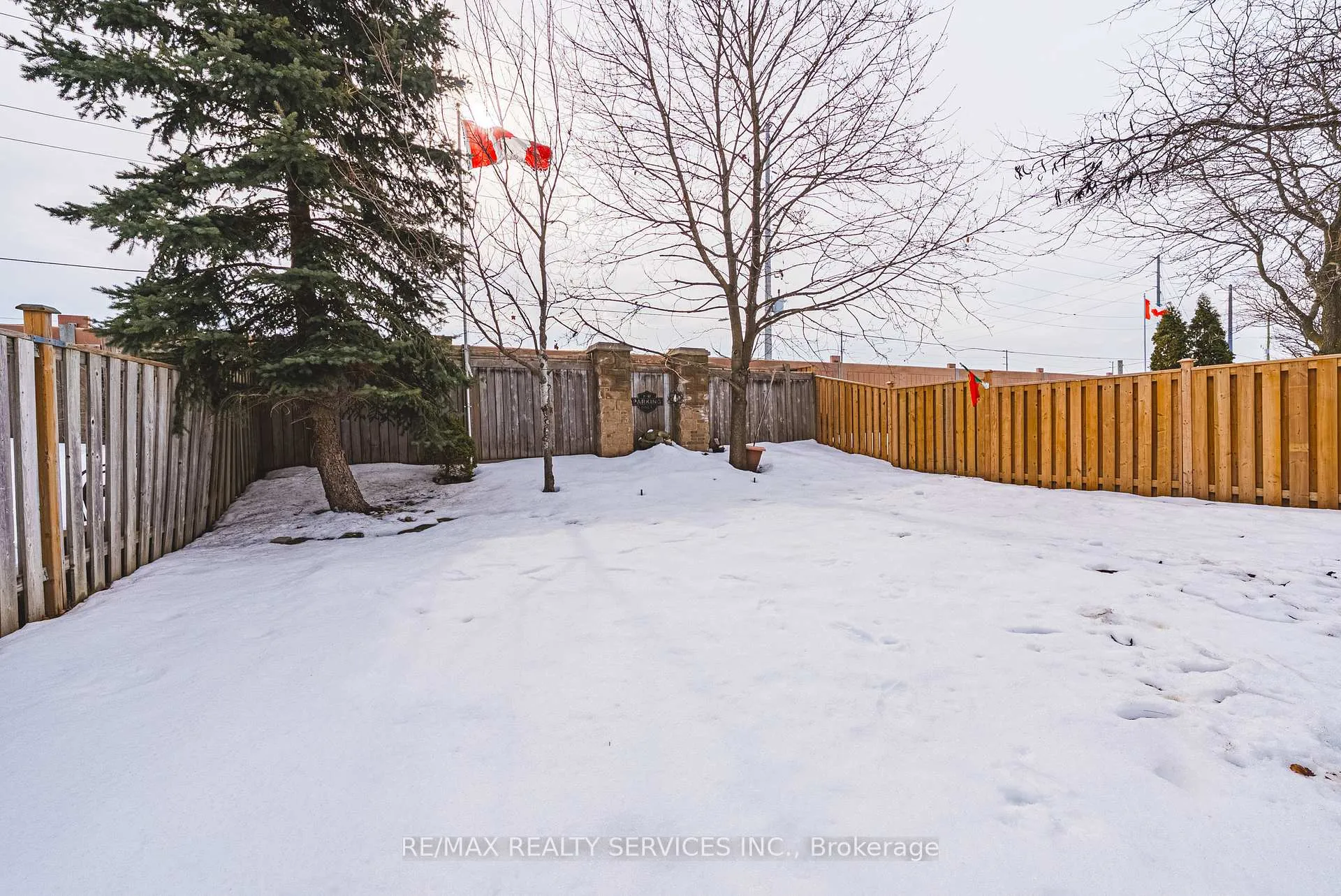 Photo 30 of 16 Twin Willow Crescent, Brampton, Snelgrove — HOMEH