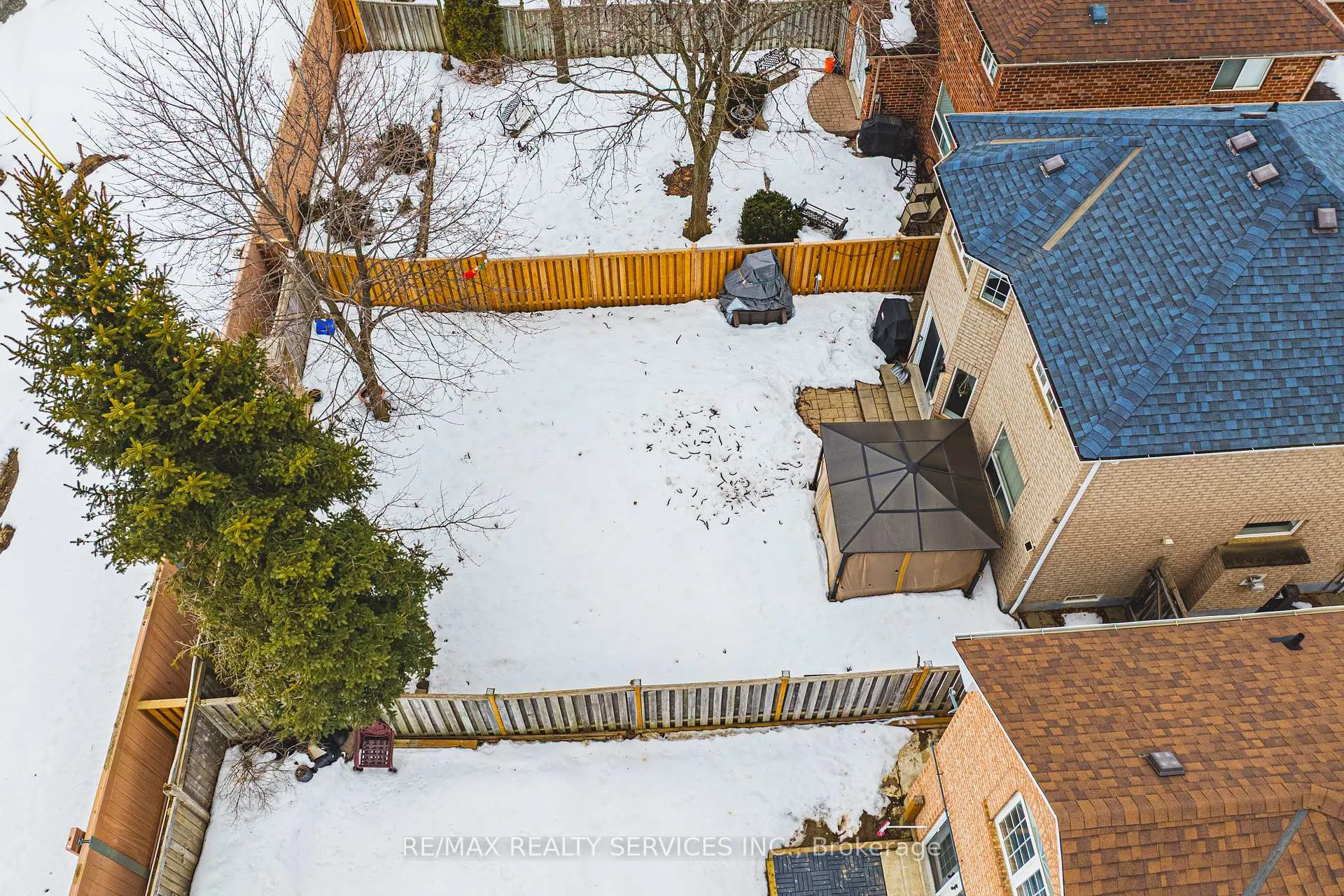 Photo 33 of 16 Twin Willow Crescent, Brampton, Snelgrove — HOMEH