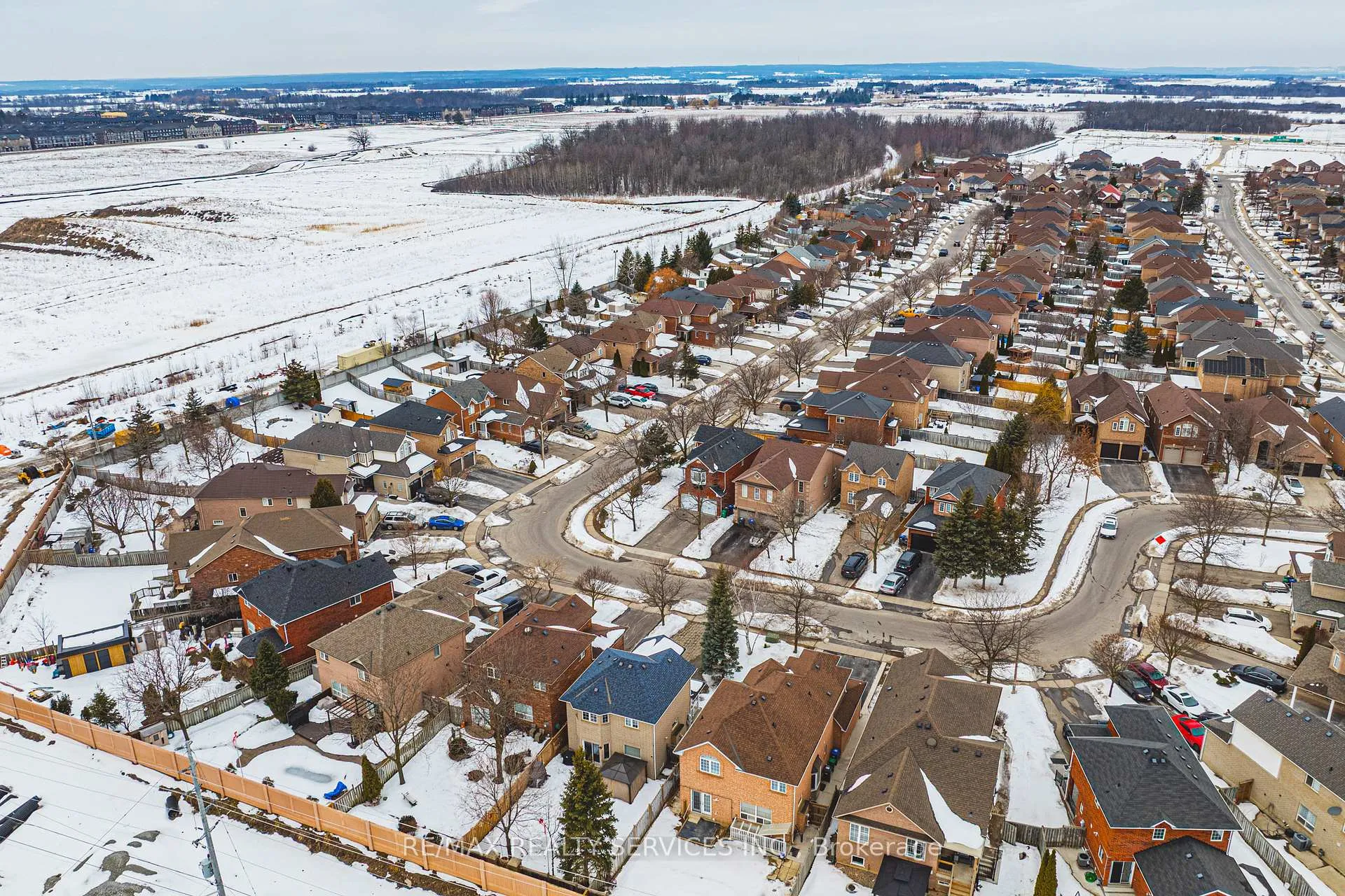 Photo 35 of 16 Twin Willow Crescent, Brampton, Snelgrove — HOMEH
