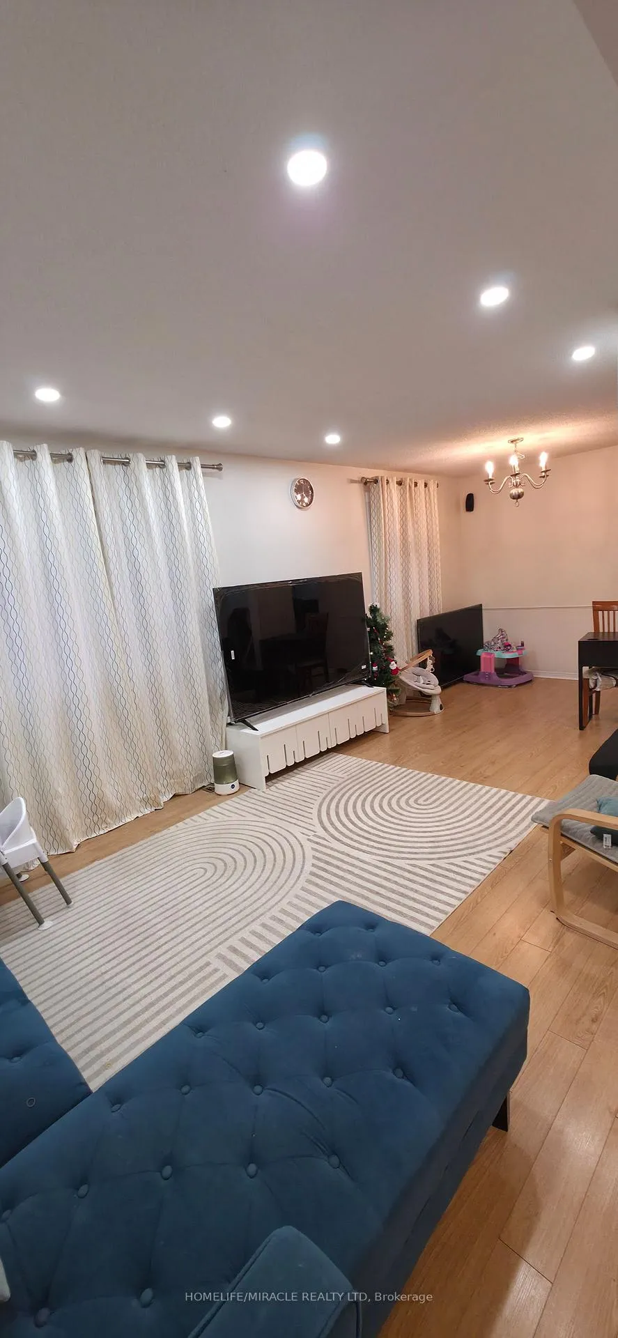 Photo 4 of 39 Ridware Crescent, Scarborough, Highland Creek — HOMEH