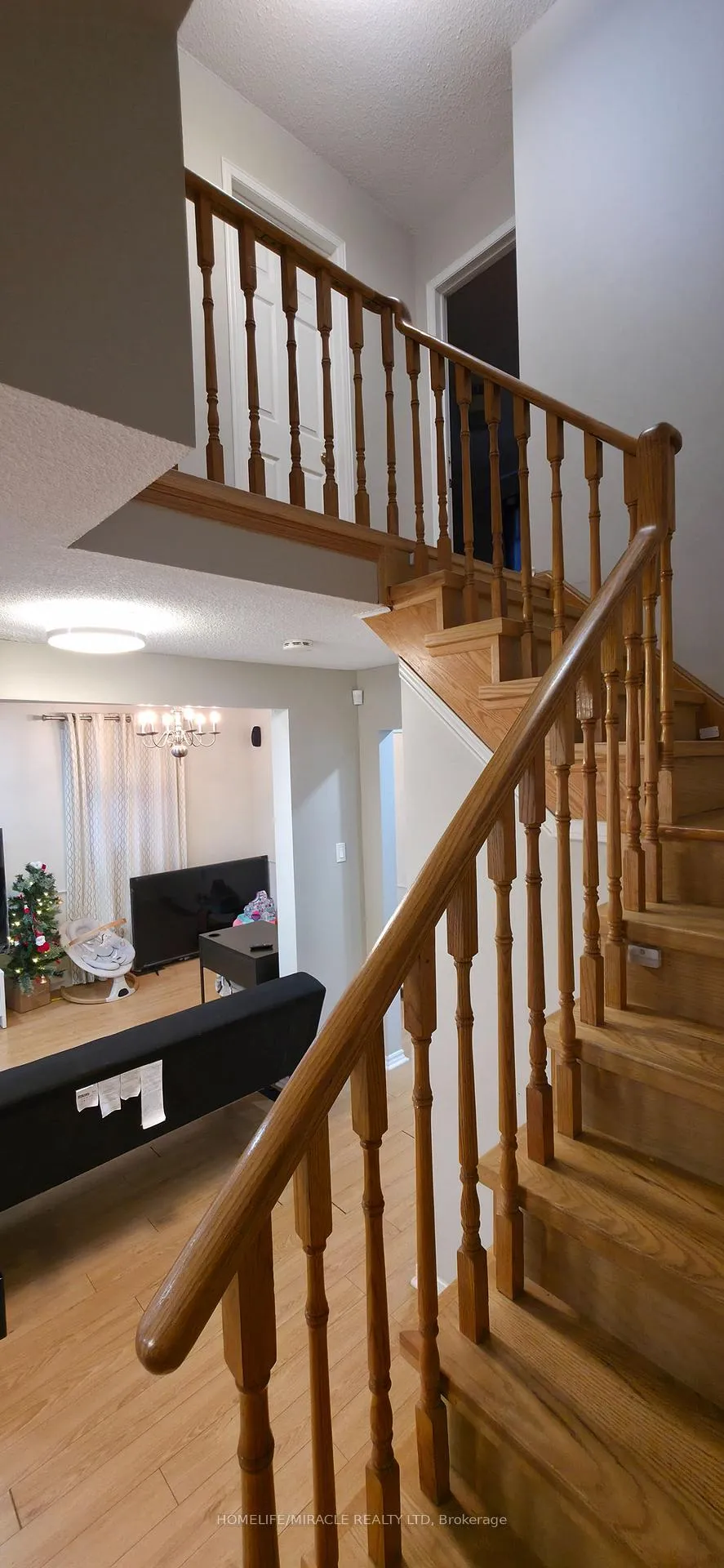 Photo 9 of 39 Ridware Crescent, Scarborough, Highland Creek — HOMEH