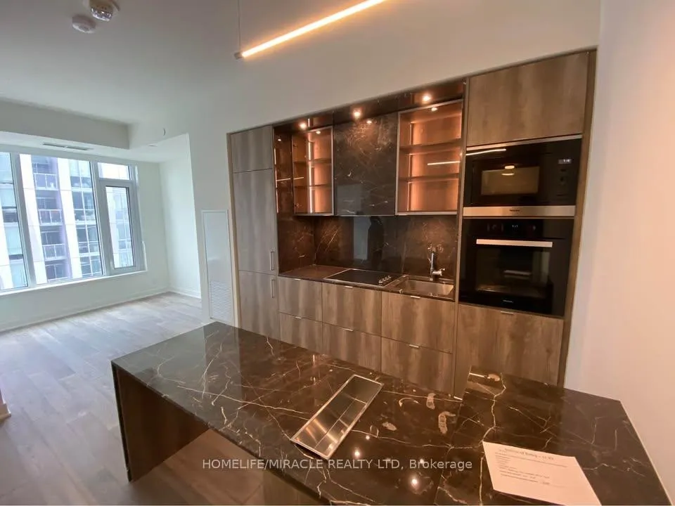 Front of Unit 4605, 11 Yorkville Avenue