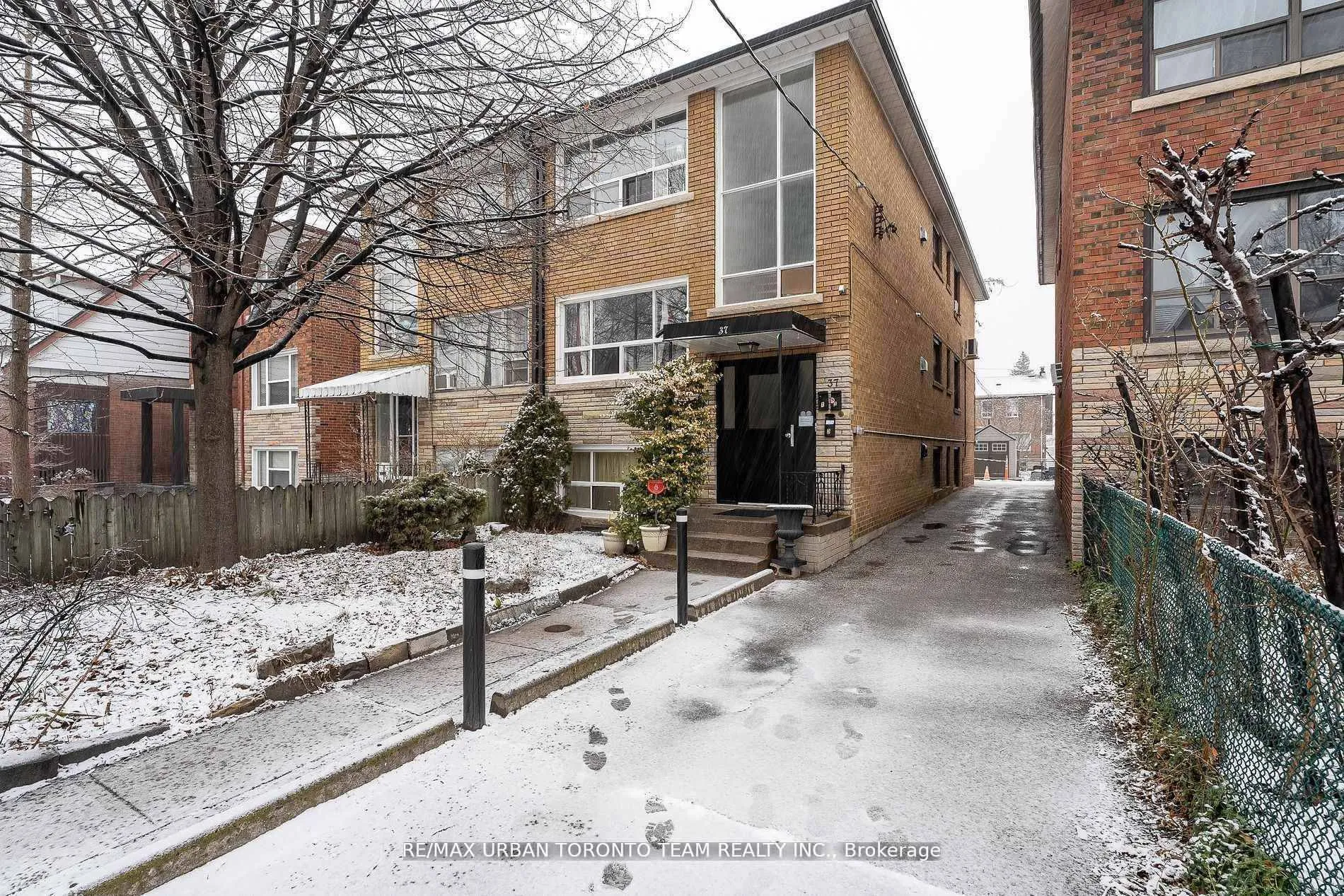 Photo 3 of Unit #1, 37 Frankdale Avenue, Toronto, Danforth Village-East York — HOMEH