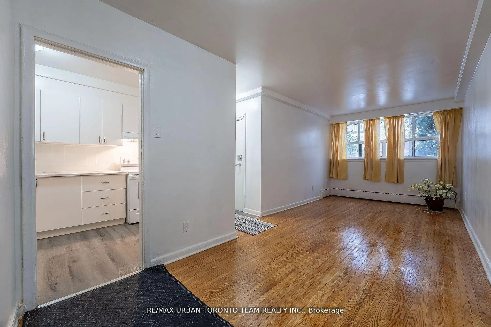 Photo 6 of Unit #1, 37 Frankdale Avenue, Toronto, Danforth Village-East York — HOMEH