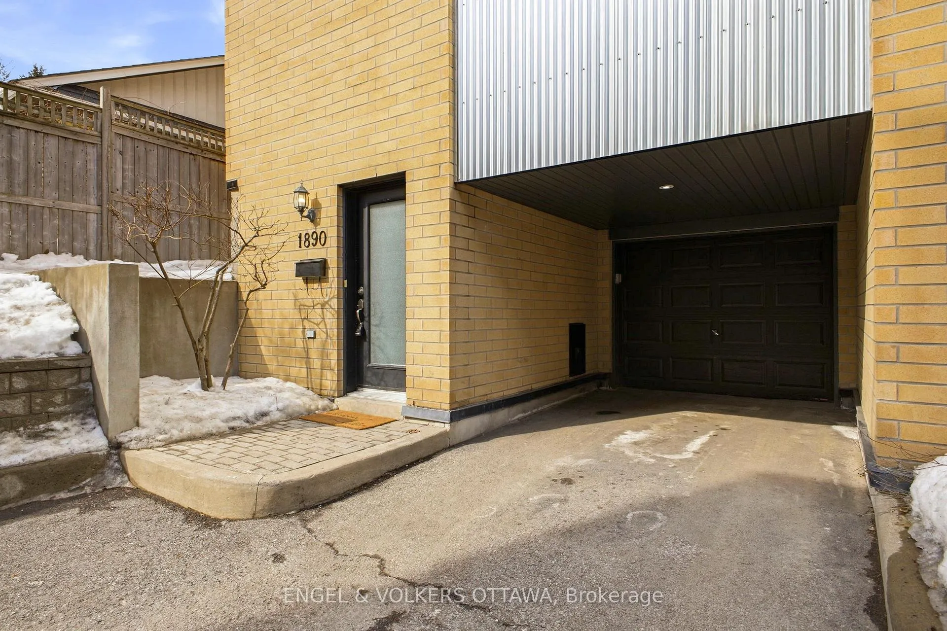 Photo 2 of 1890 Carling Avenue, Ottawa, McKellar Heights/Glabar Park — HOMEH