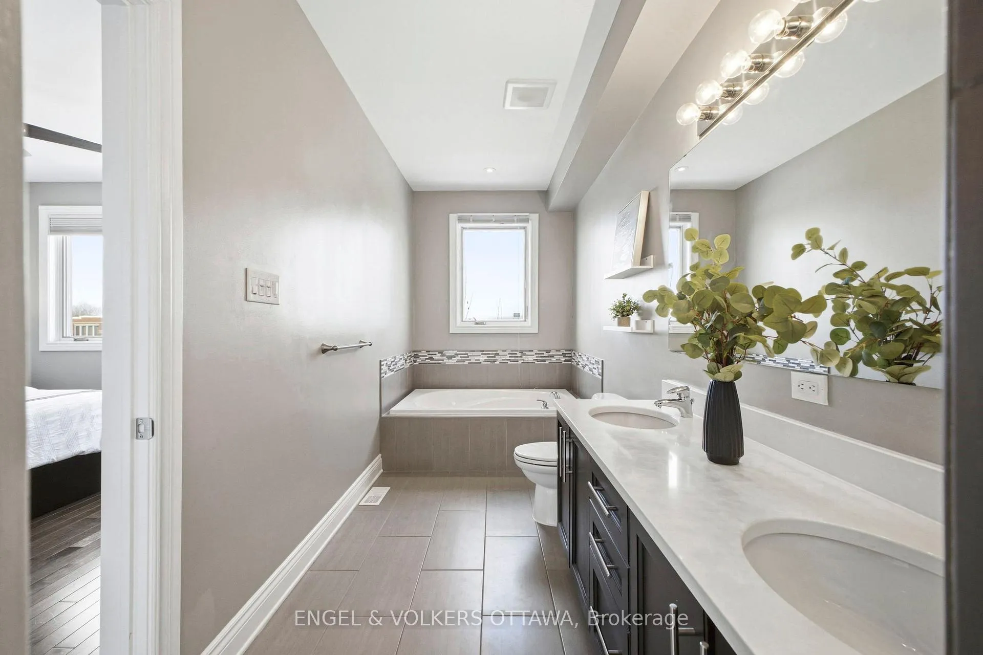 Photo 20 of 1890 Carling Avenue, Ottawa, McKellar Heights/Glabar Park — HOMEH