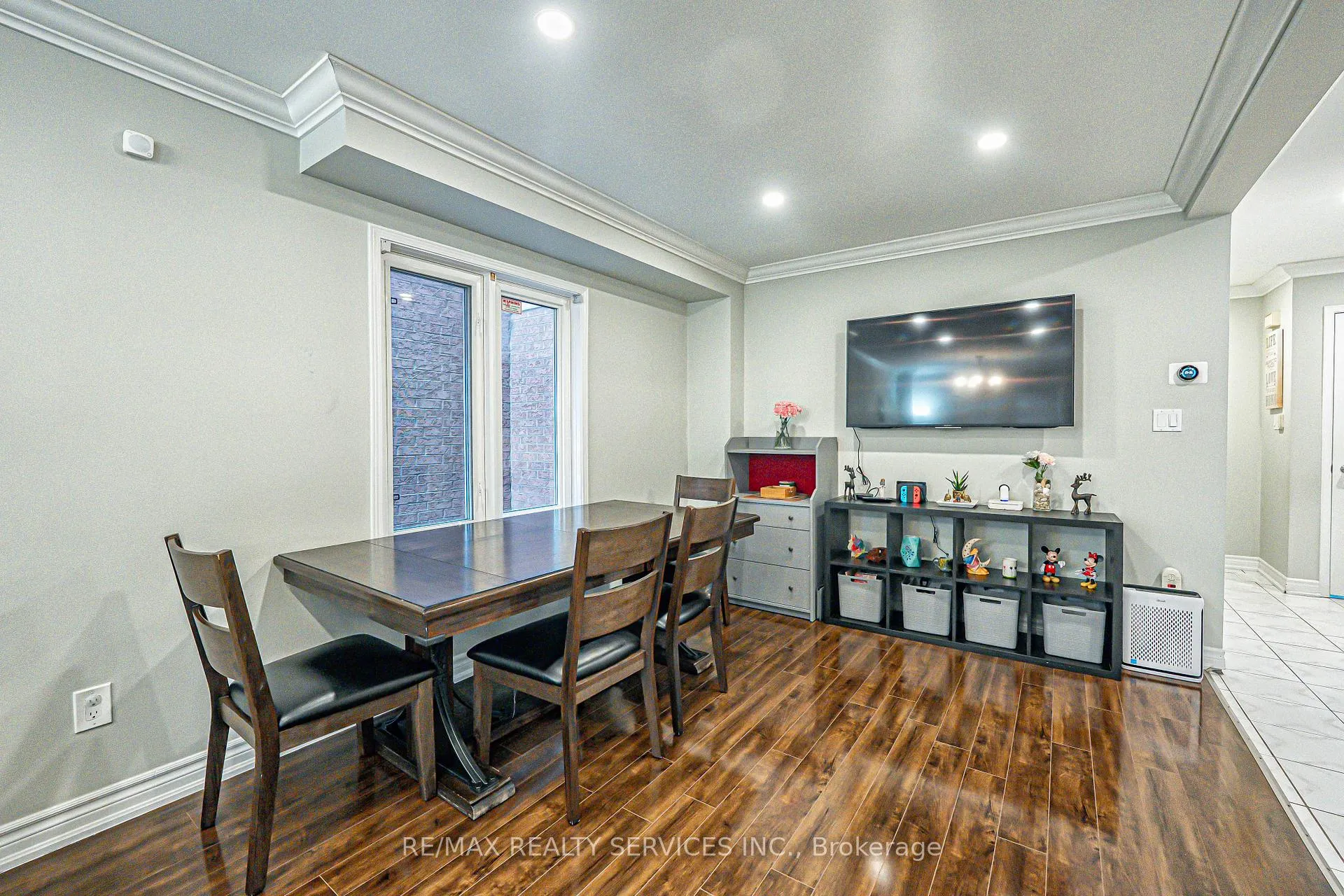 Photo 9 of 125 Lent Crescent, Brampton, Fletcher's West — HOMEH