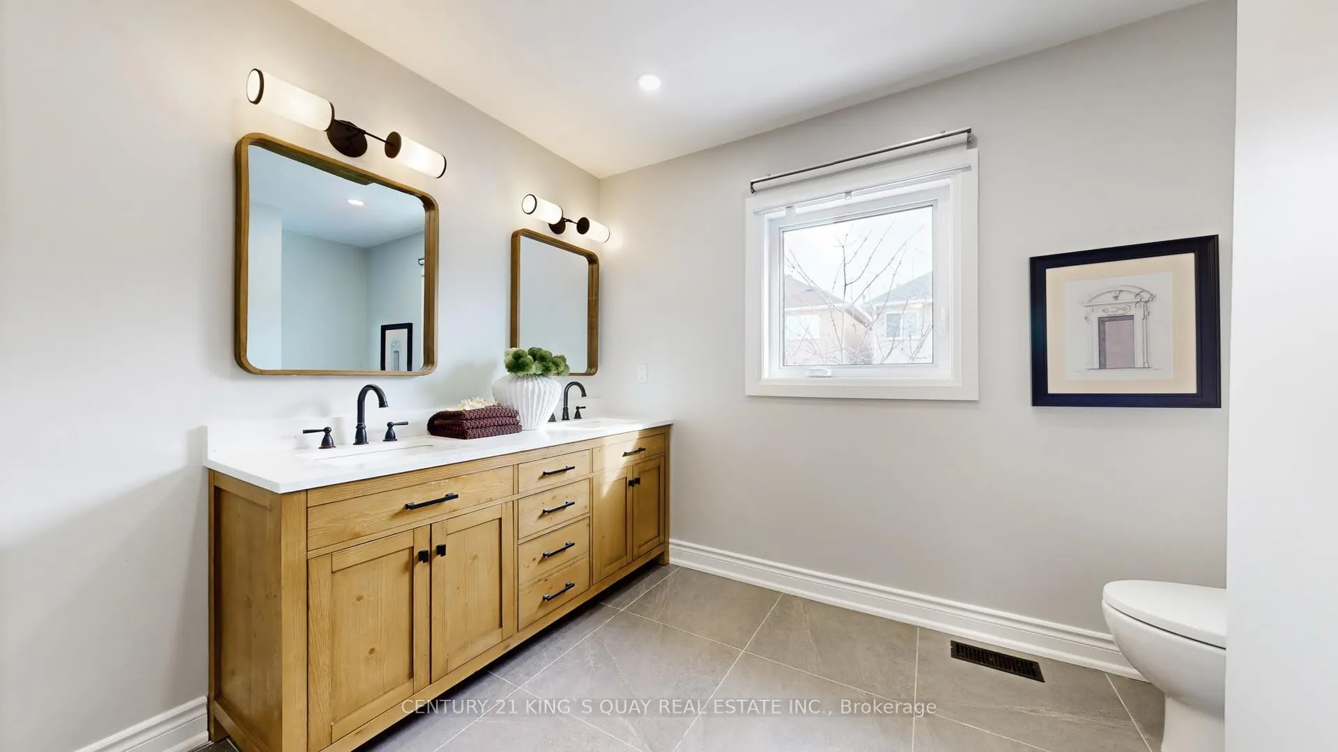 Photo 33 of 92 Canterfield Close, Markham, Markville — HOMEH