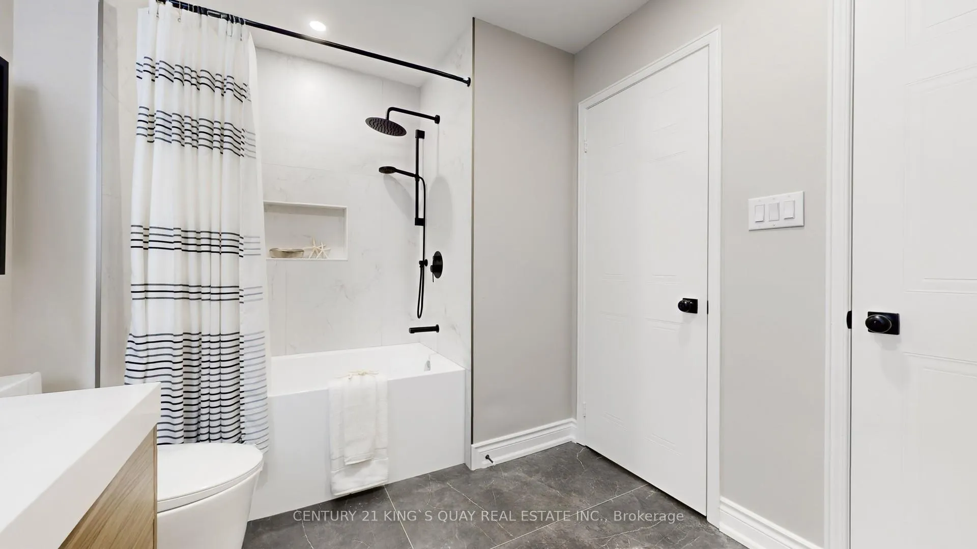 Photo 45 of 92 Canterfield Close, Markham, Markville — HOMEH