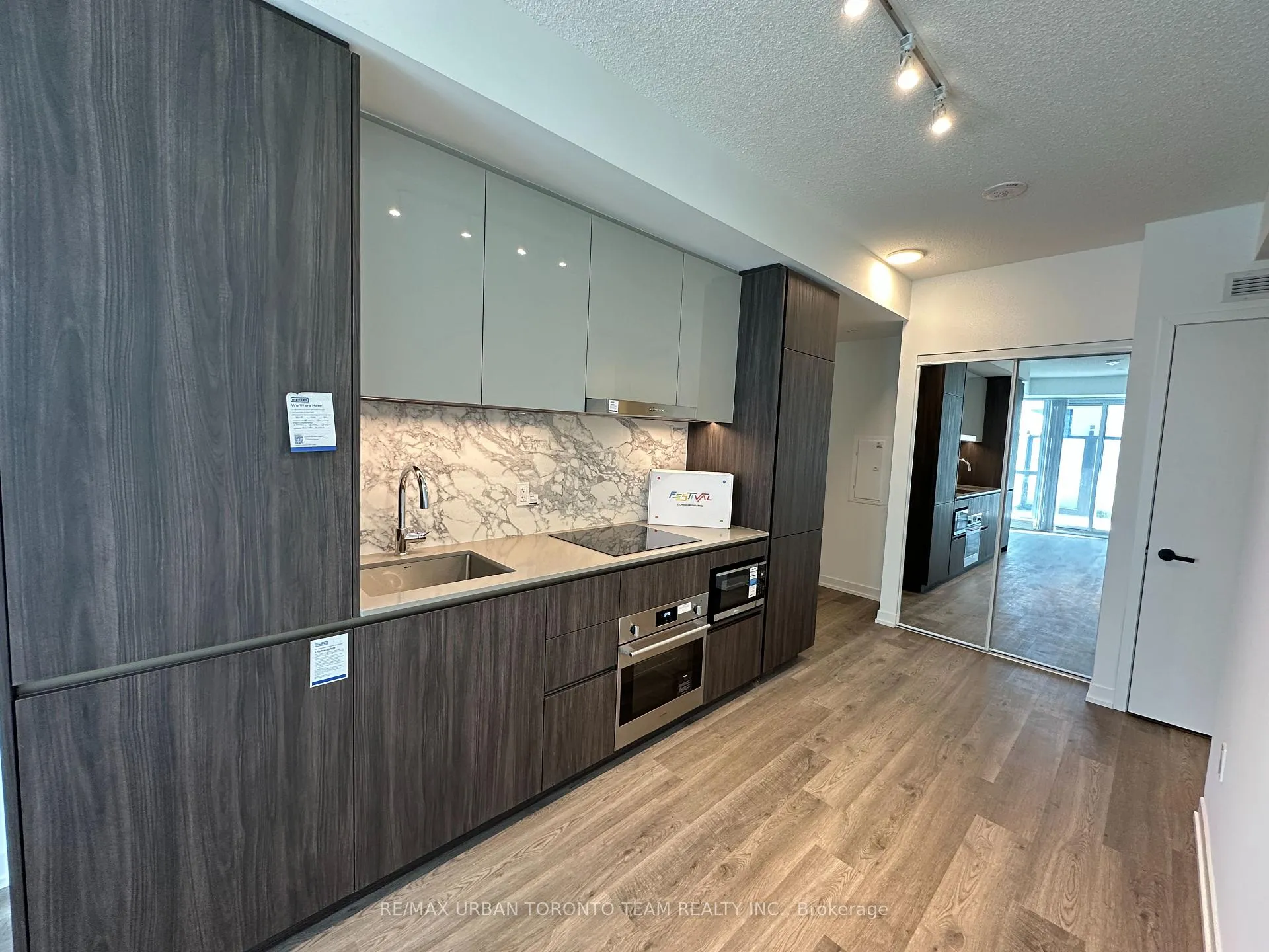 Photo 4 of Unit 501, 8 Interchange Way, Vaughan, Vaughan Corporate Centre — HOMEH