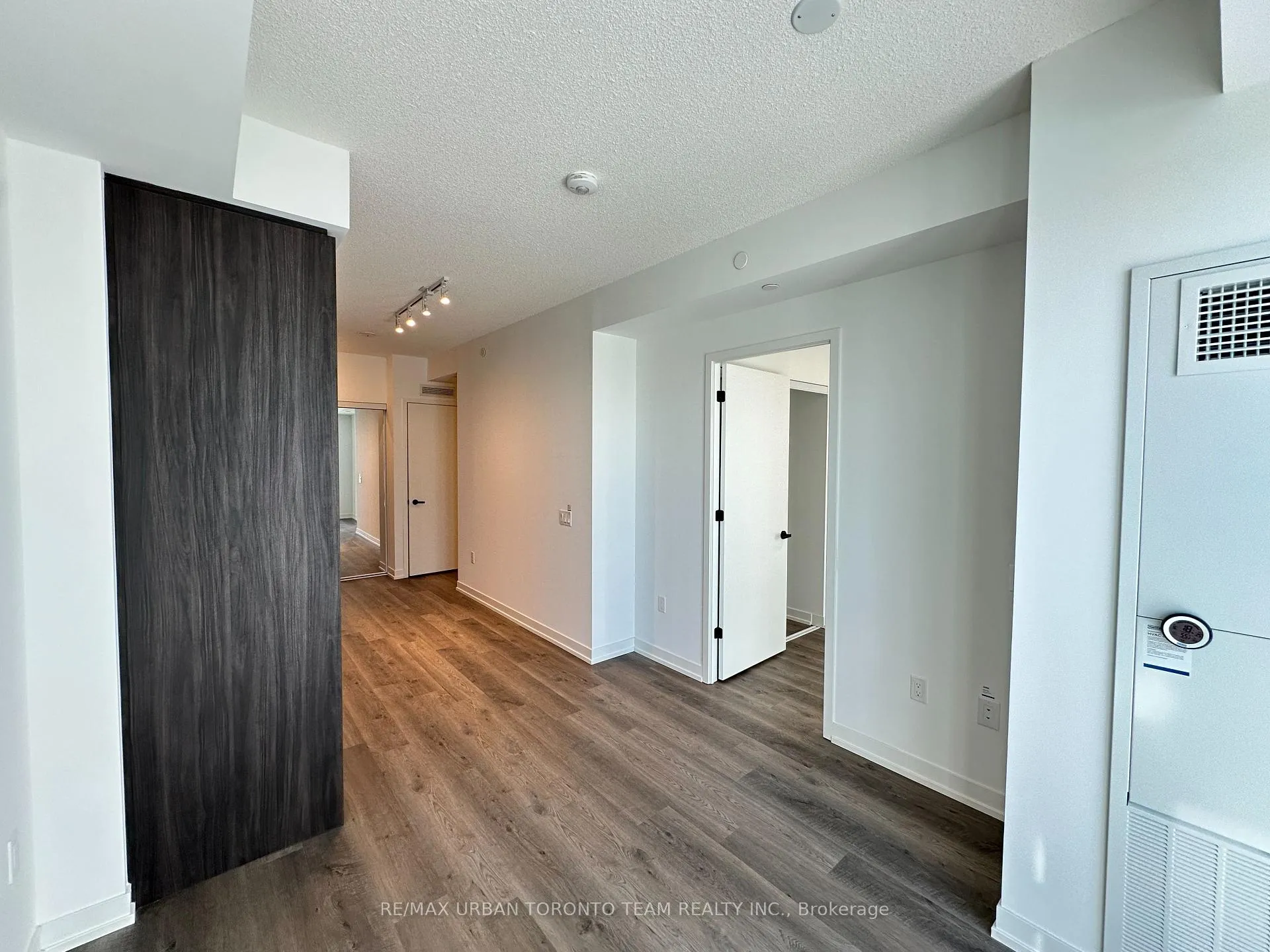 Photo 6 of Unit 501, 8 Interchange Way, Vaughan, Vaughan Corporate Centre — HOMEH