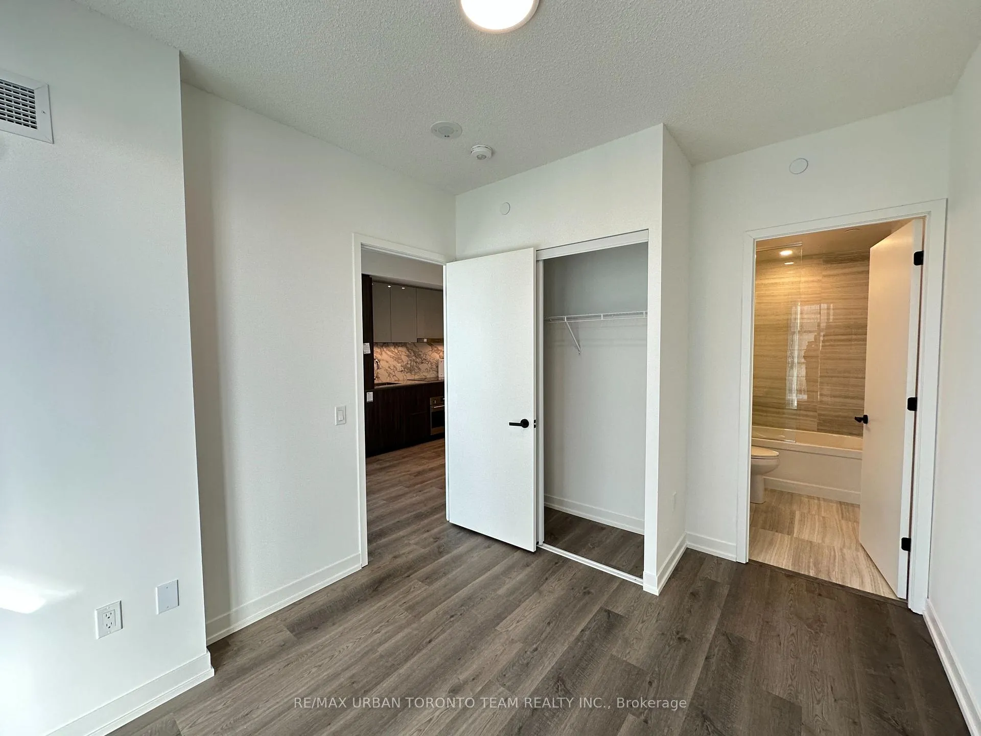 Photo 9 of Unit 501, 8 Interchange Way, Vaughan, Vaughan Corporate Centre — HOMEH