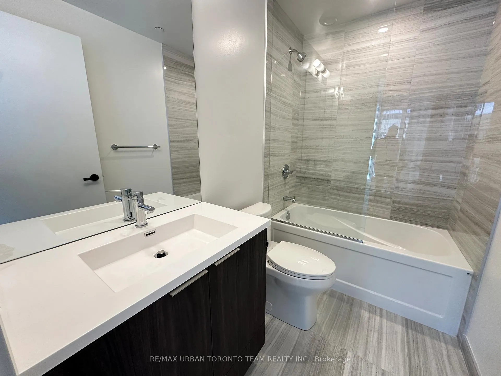 Photo 10 of Unit 501, 8 Interchange Way, Vaughan, Vaughan Corporate Centre — HOMEH