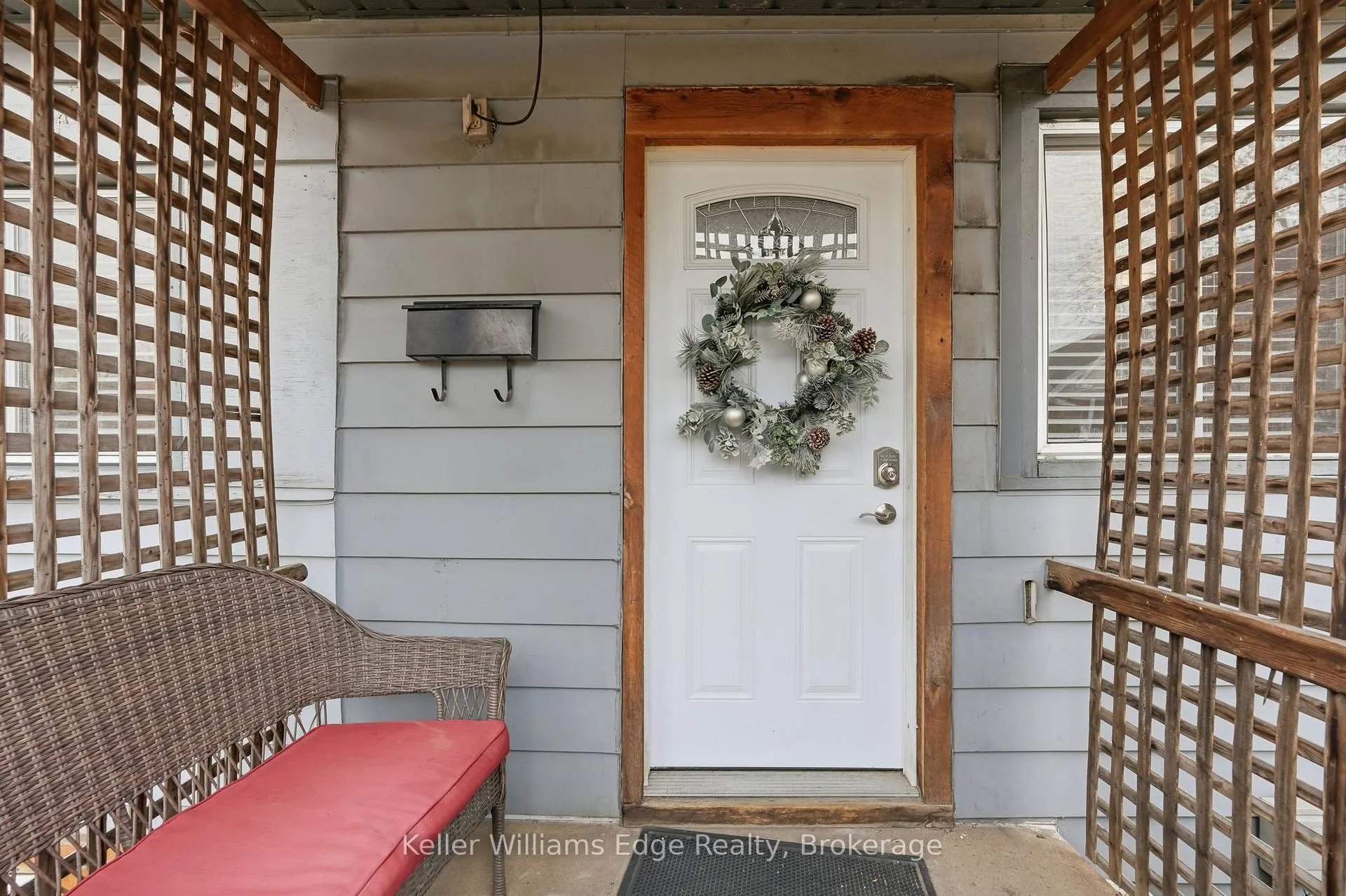 Photo 2 of 75 Cambridge Avenue, Hamilton, Crown Point — HOMEH