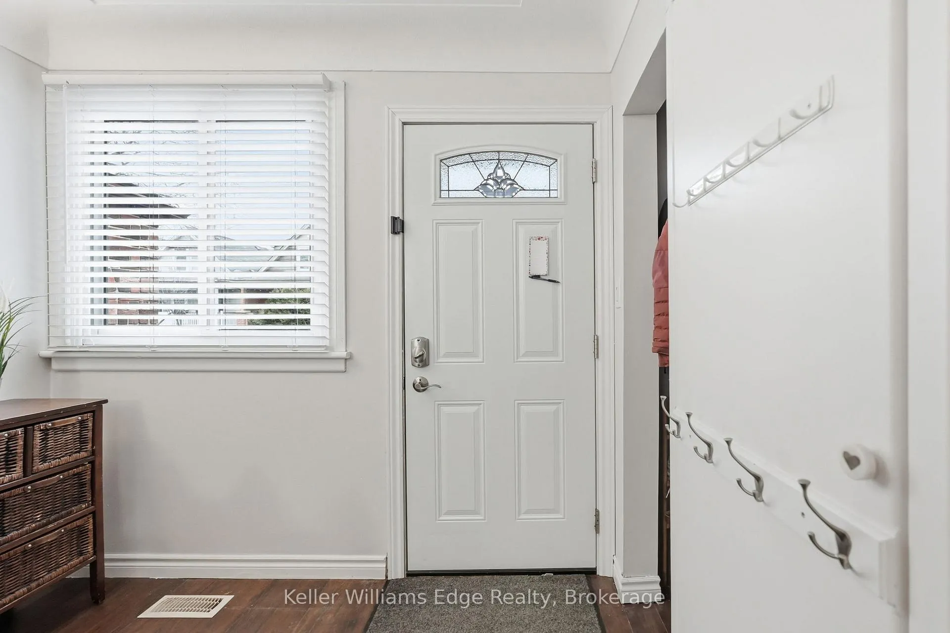 Photo 3 of 75 Cambridge Avenue, Hamilton, Crown Point — HOMEH