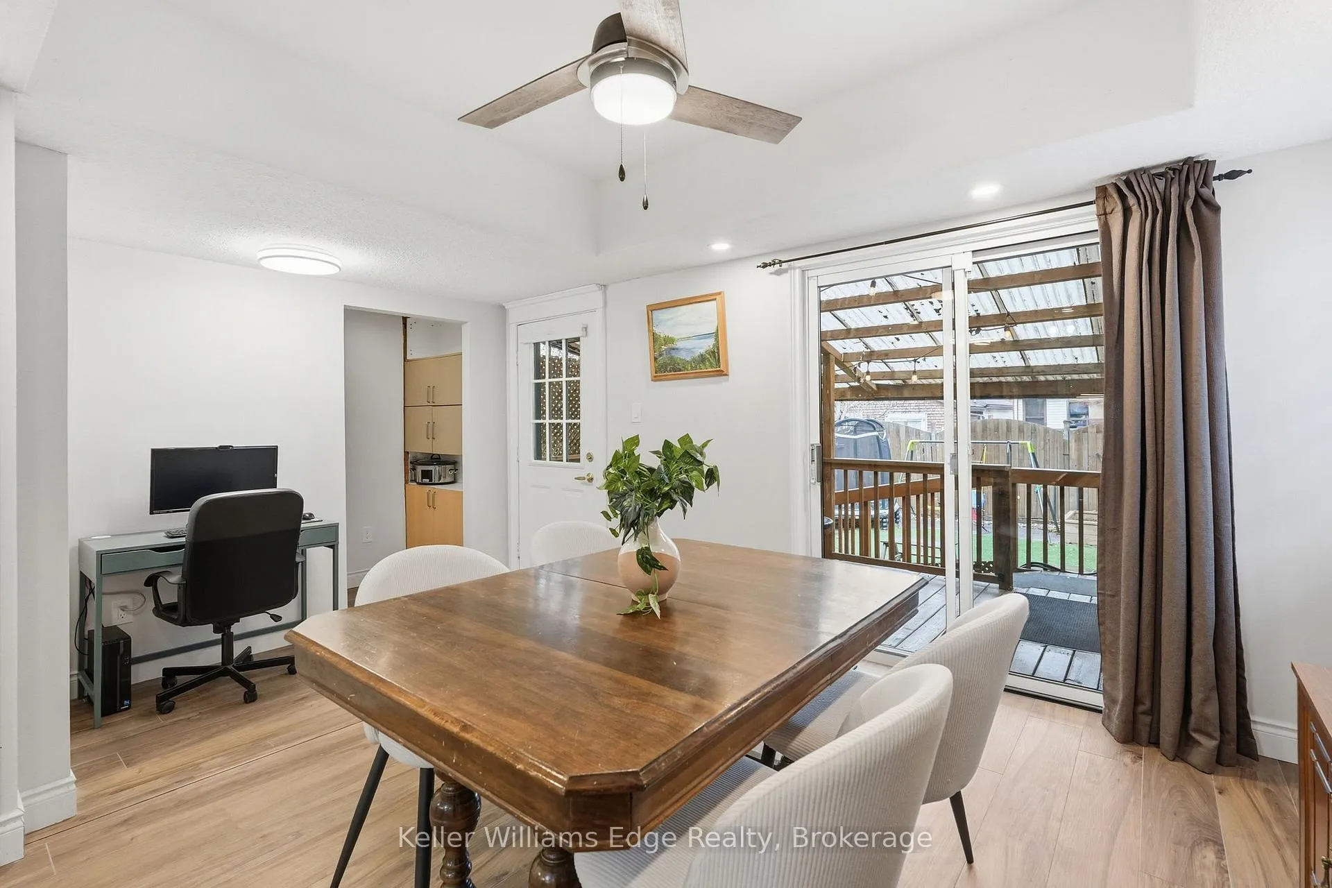Photo 9 of 75 Cambridge Avenue, Hamilton, Crown Point — HOMEH
