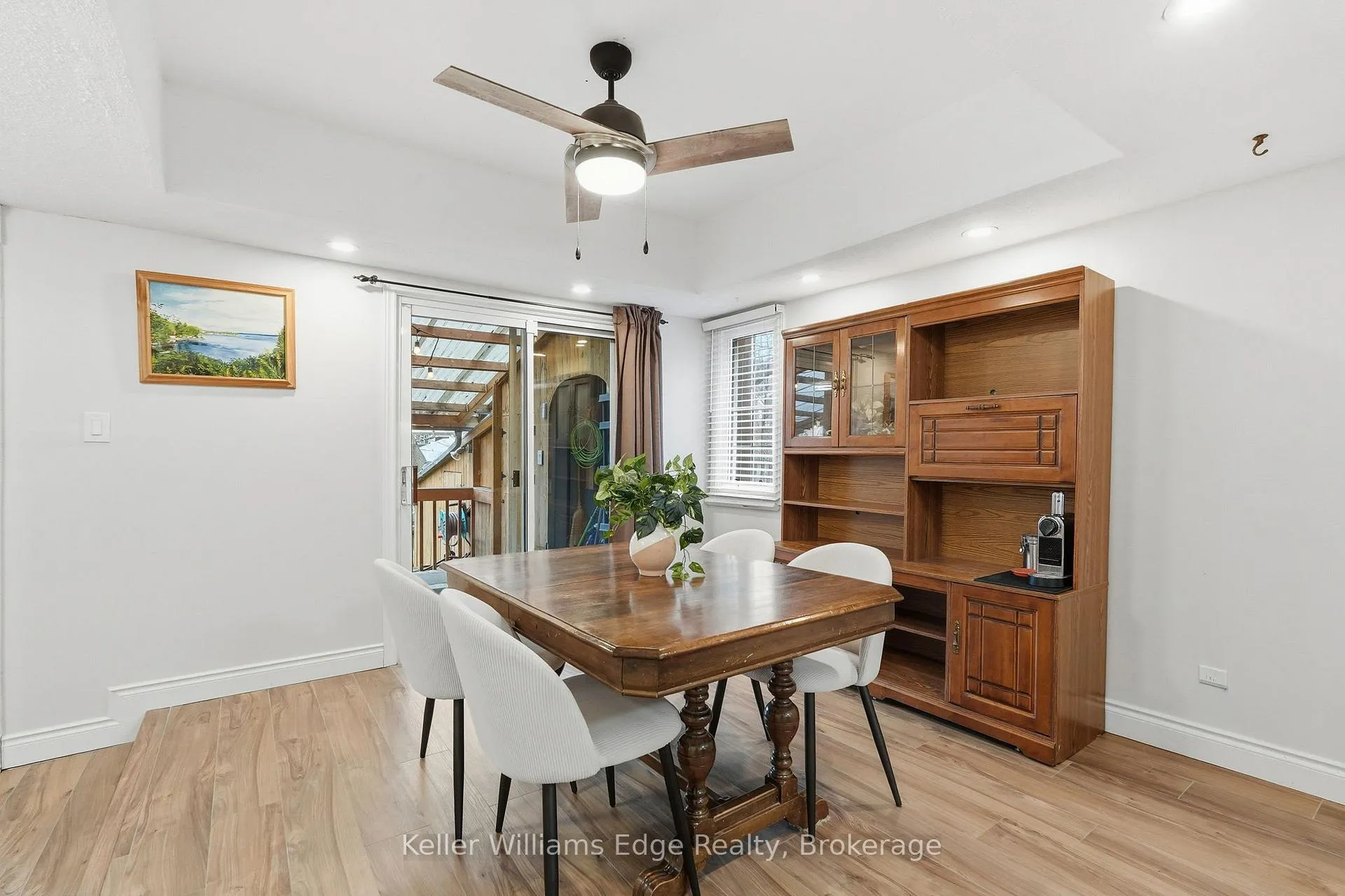 Photo 10 of 75 Cambridge Avenue, Hamilton, Crown Point — HOMEH