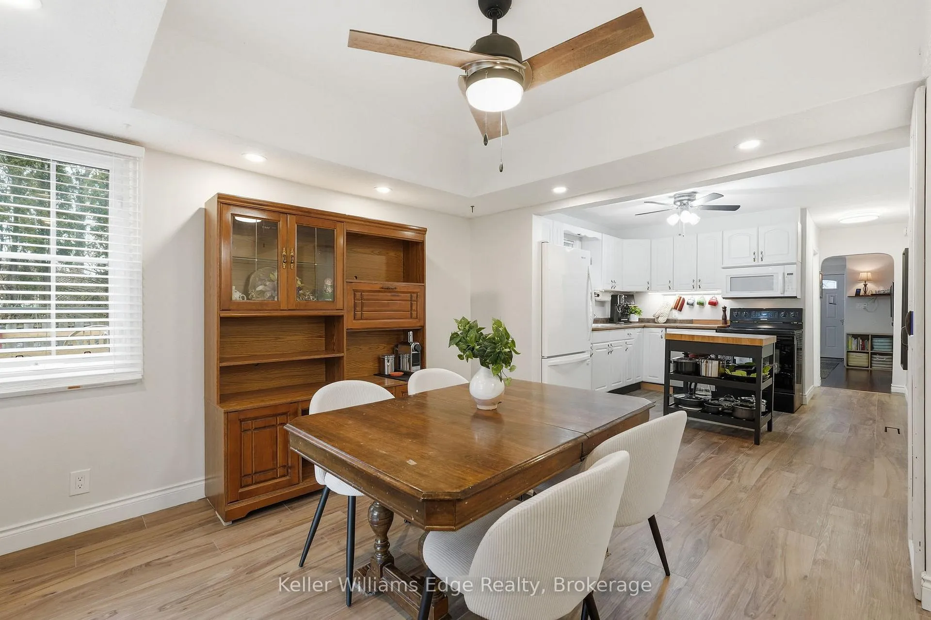 Photo 11 of 75 Cambridge Avenue, Hamilton, Crown Point — HOMEH