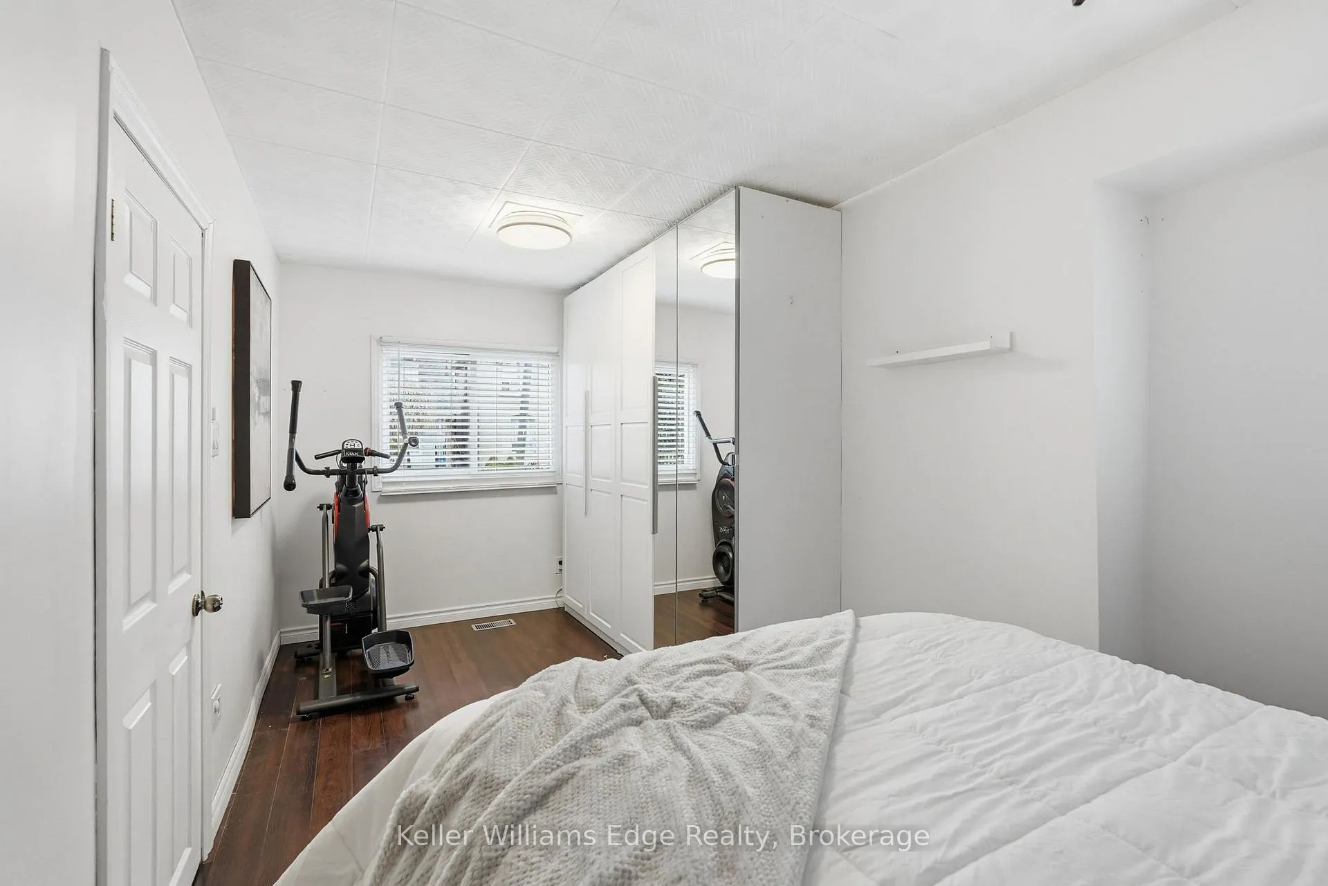 Photo 16 of 75 Cambridge Avenue, Hamilton, Crown Point — HOMEH