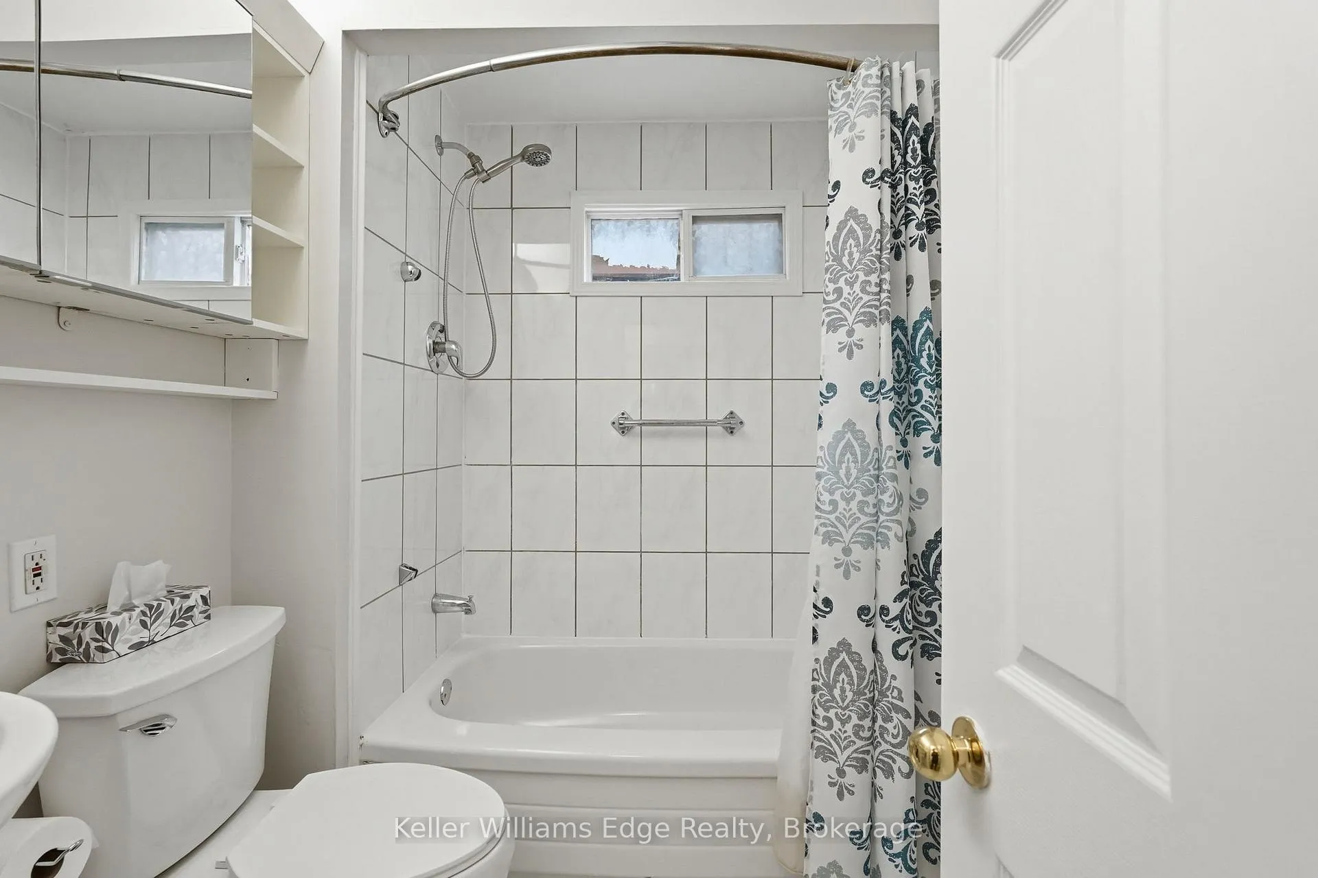 Photo 20 of 75 Cambridge Avenue, Hamilton, Crown Point — HOMEH