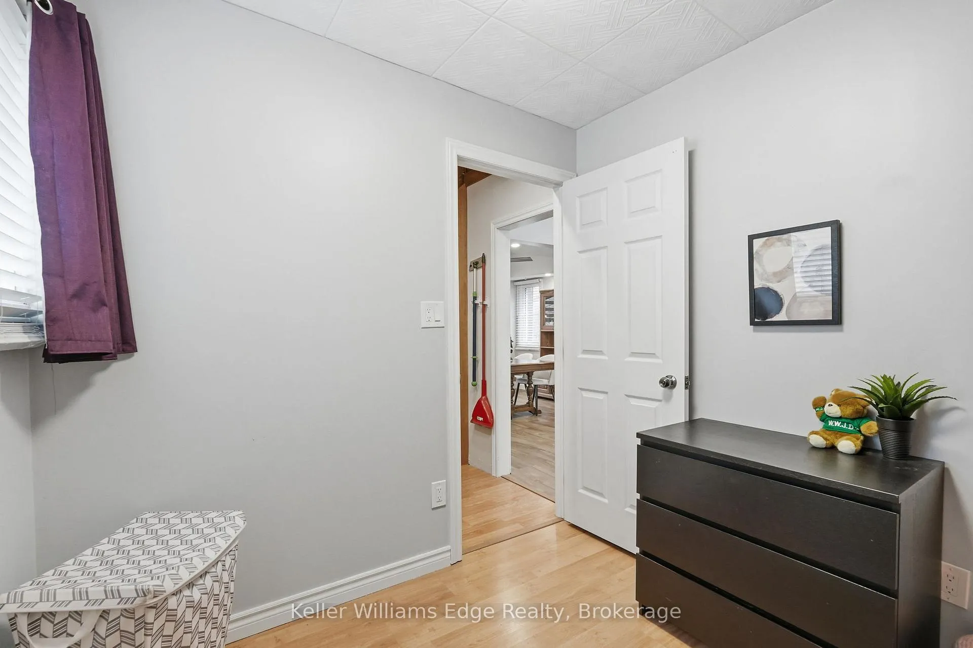 Photo 24 of 75 Cambridge Avenue, Hamilton, Crown Point — HOMEH