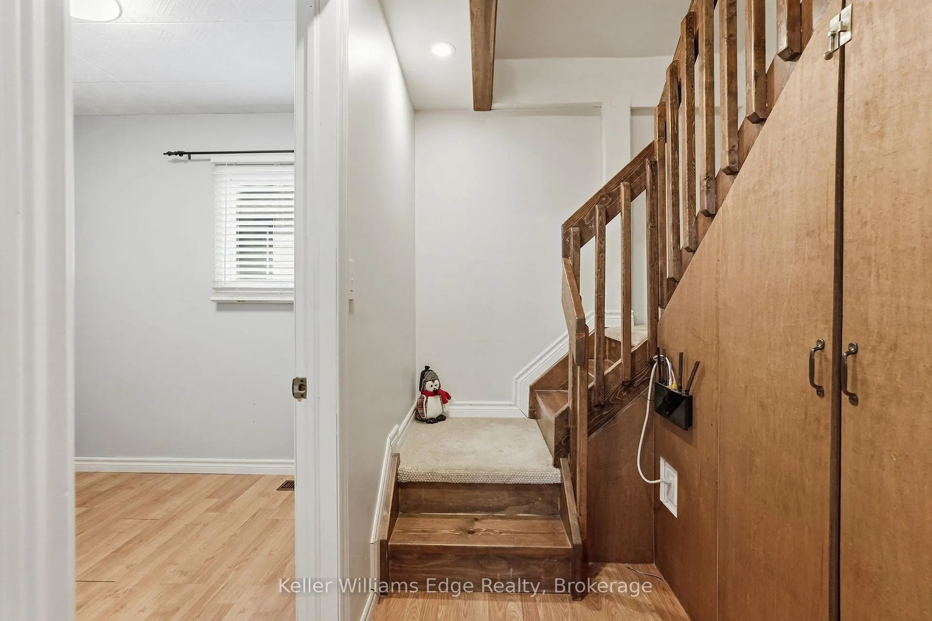Photo 25 of 75 Cambridge Avenue, Hamilton, Crown Point — HOMEH