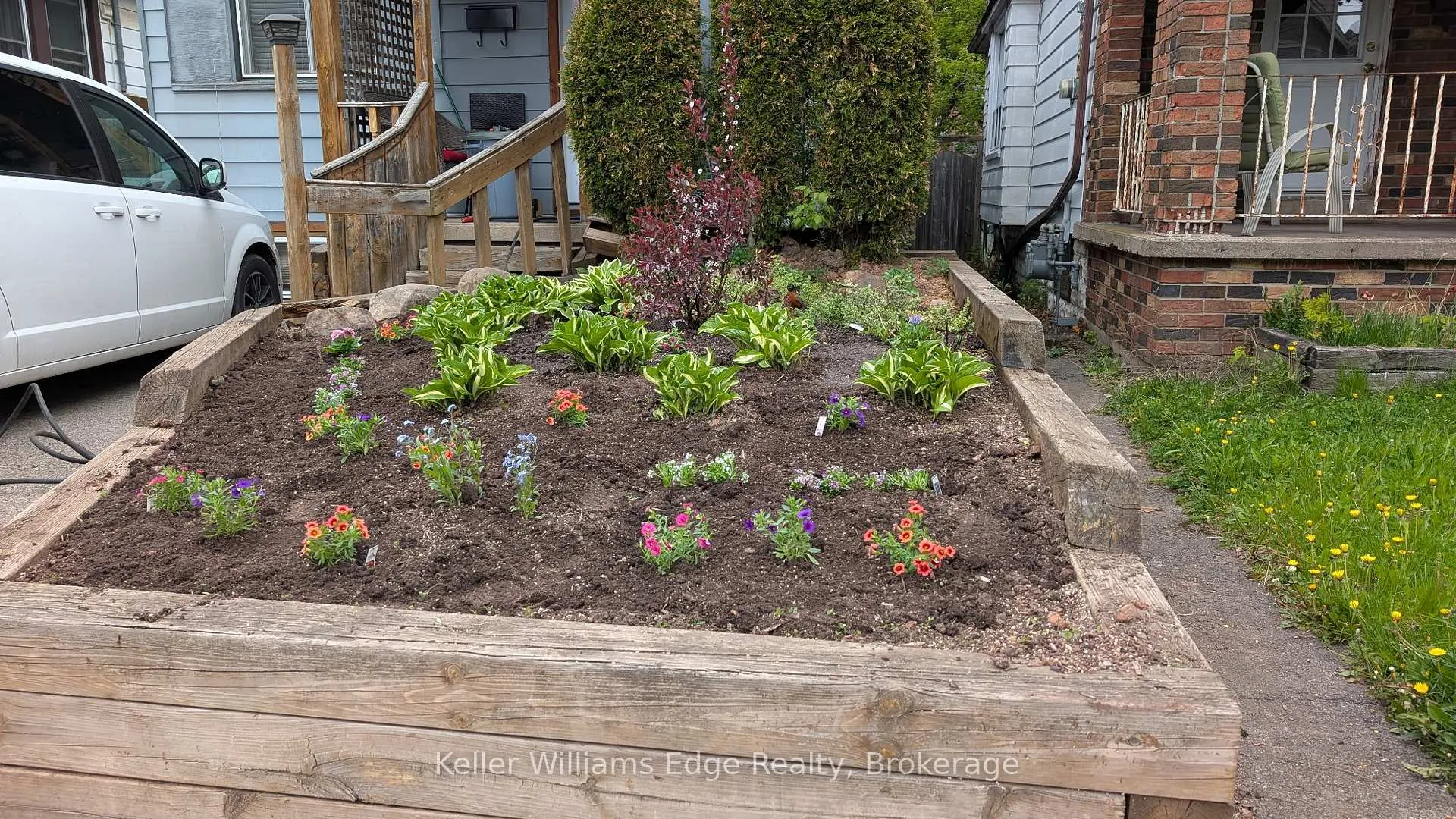 Photo 43 of 75 Cambridge Avenue, Hamilton, Crown Point — HOMEH