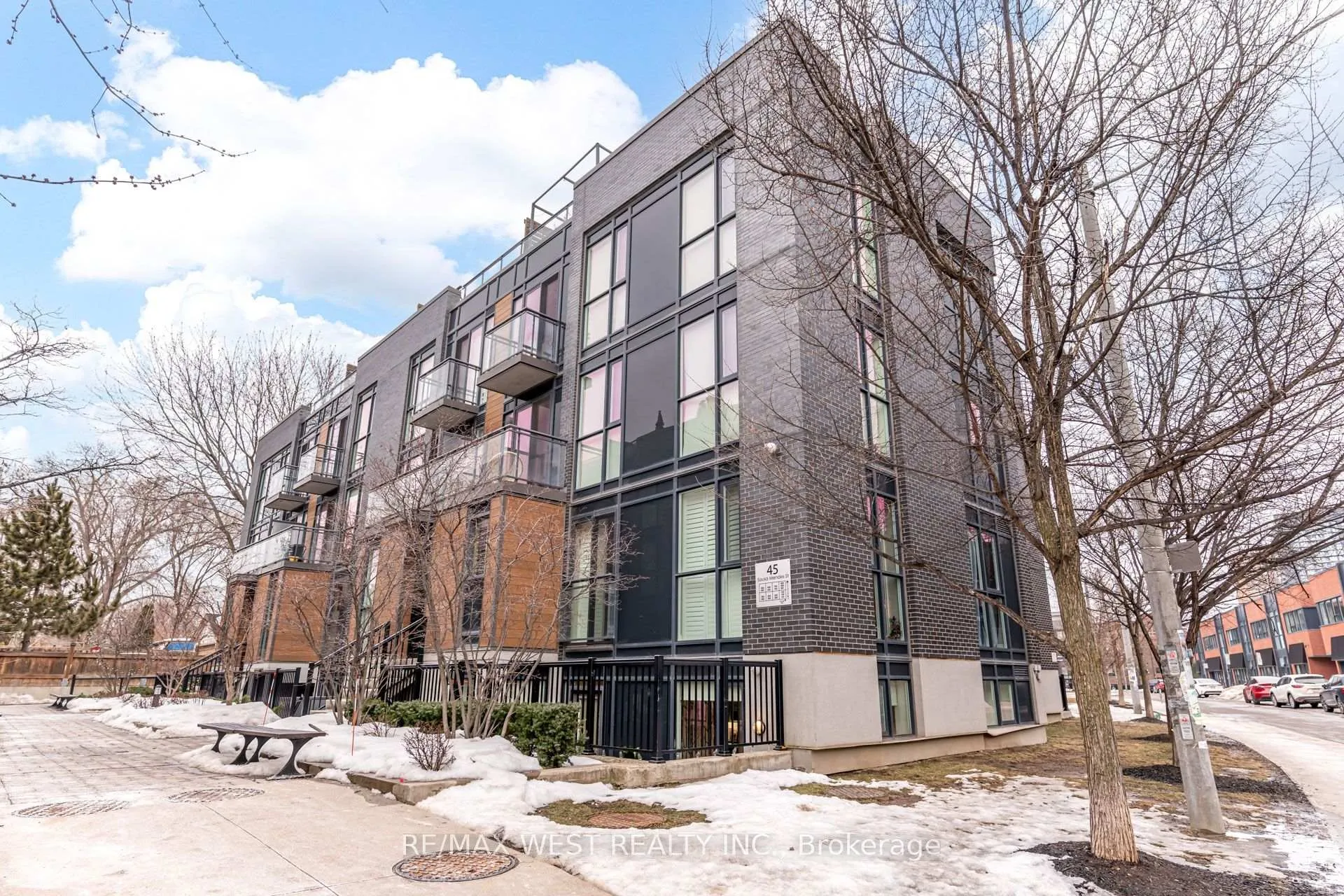 Front of Unit 101, 45 Sousa Mendes Street