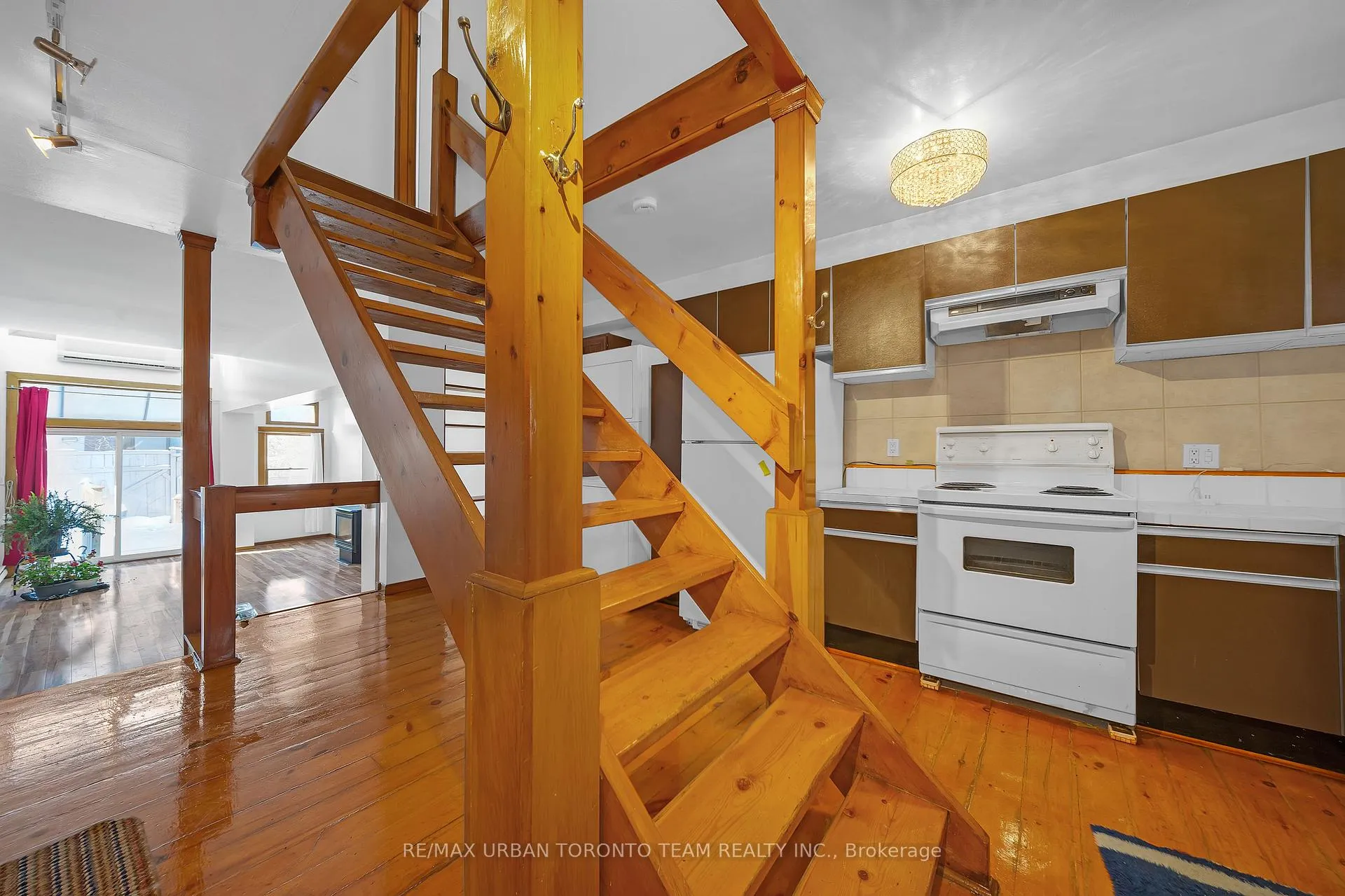 Photo 2 of Unit Unit #1, 14 Bright Street, Toronto, Moss Park — HOMEH