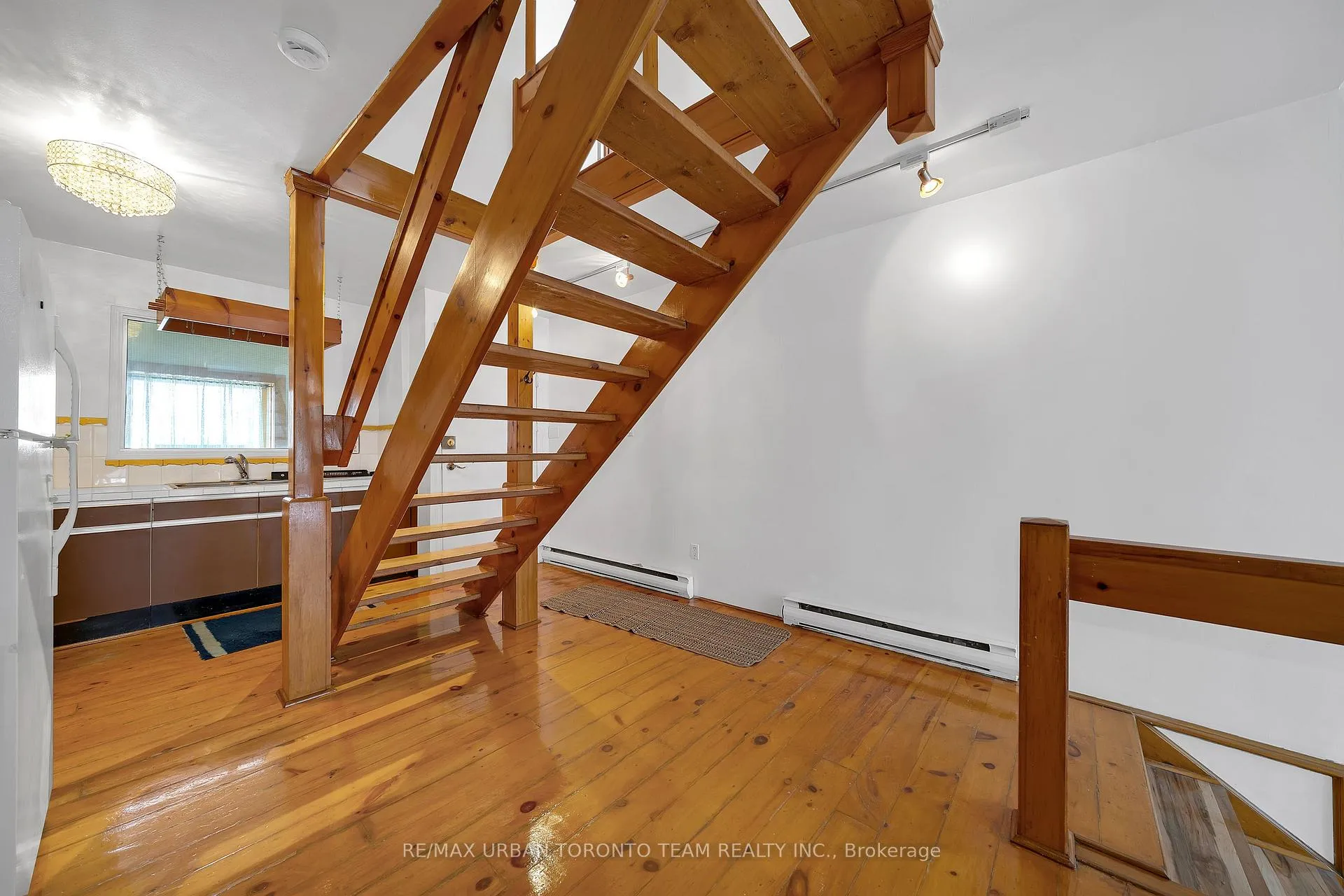 Photo 5 of Unit Unit #1, 14 Bright Street, Toronto, Moss Park — HOMEH