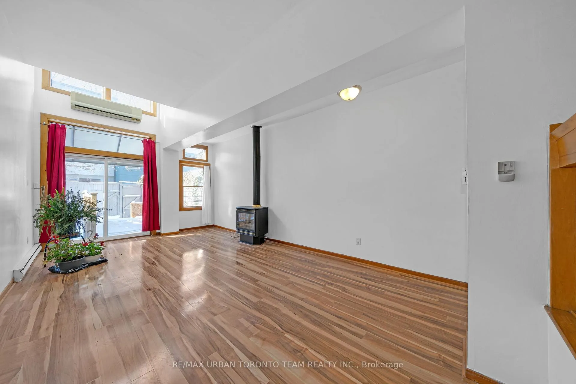Photo 7 of Unit Unit #1, 14 Bright Street, Toronto, Moss Park — HOMEH
