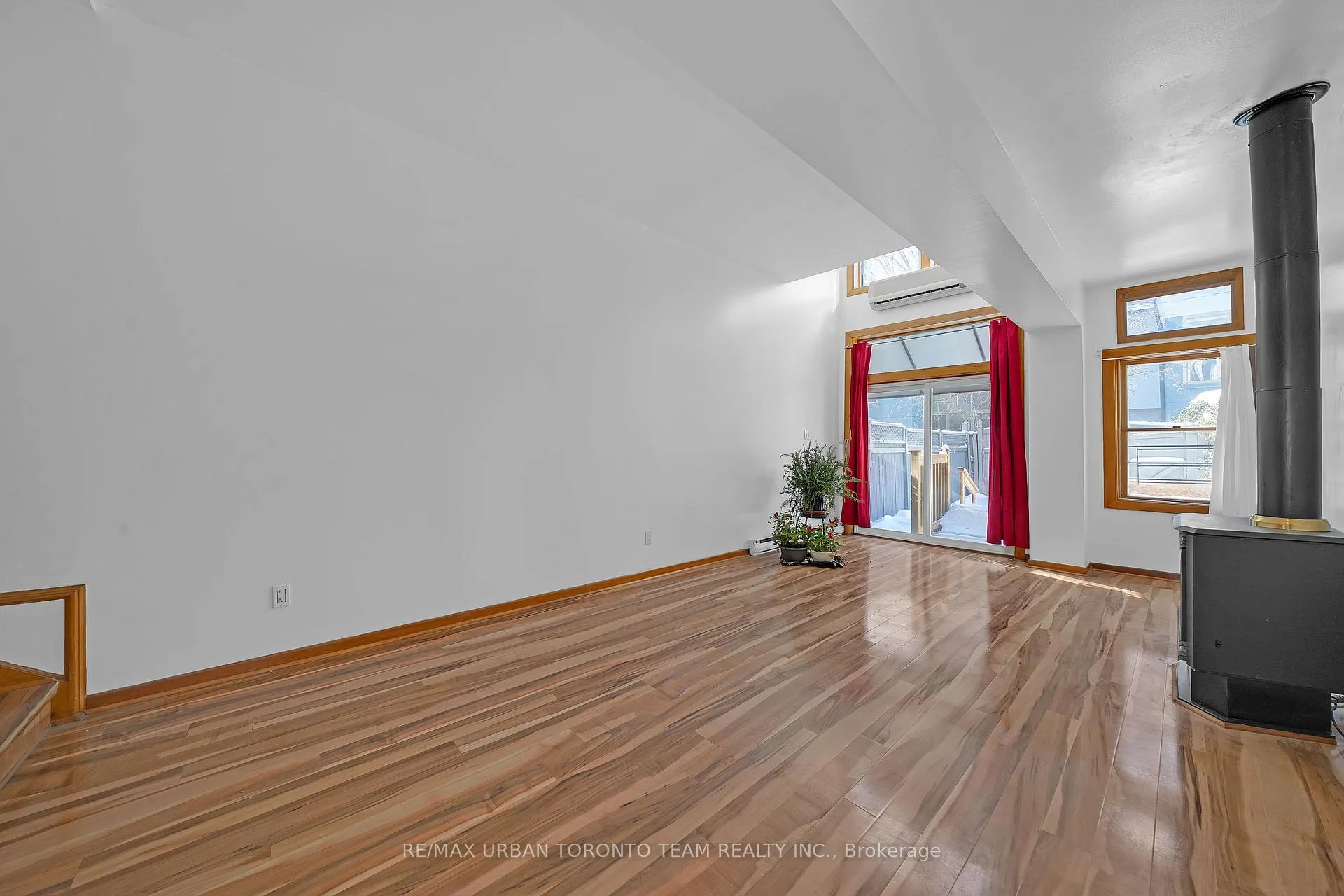 Photo 8 of Unit Unit #1, 14 Bright Street, Toronto, Moss Park — HOMEH