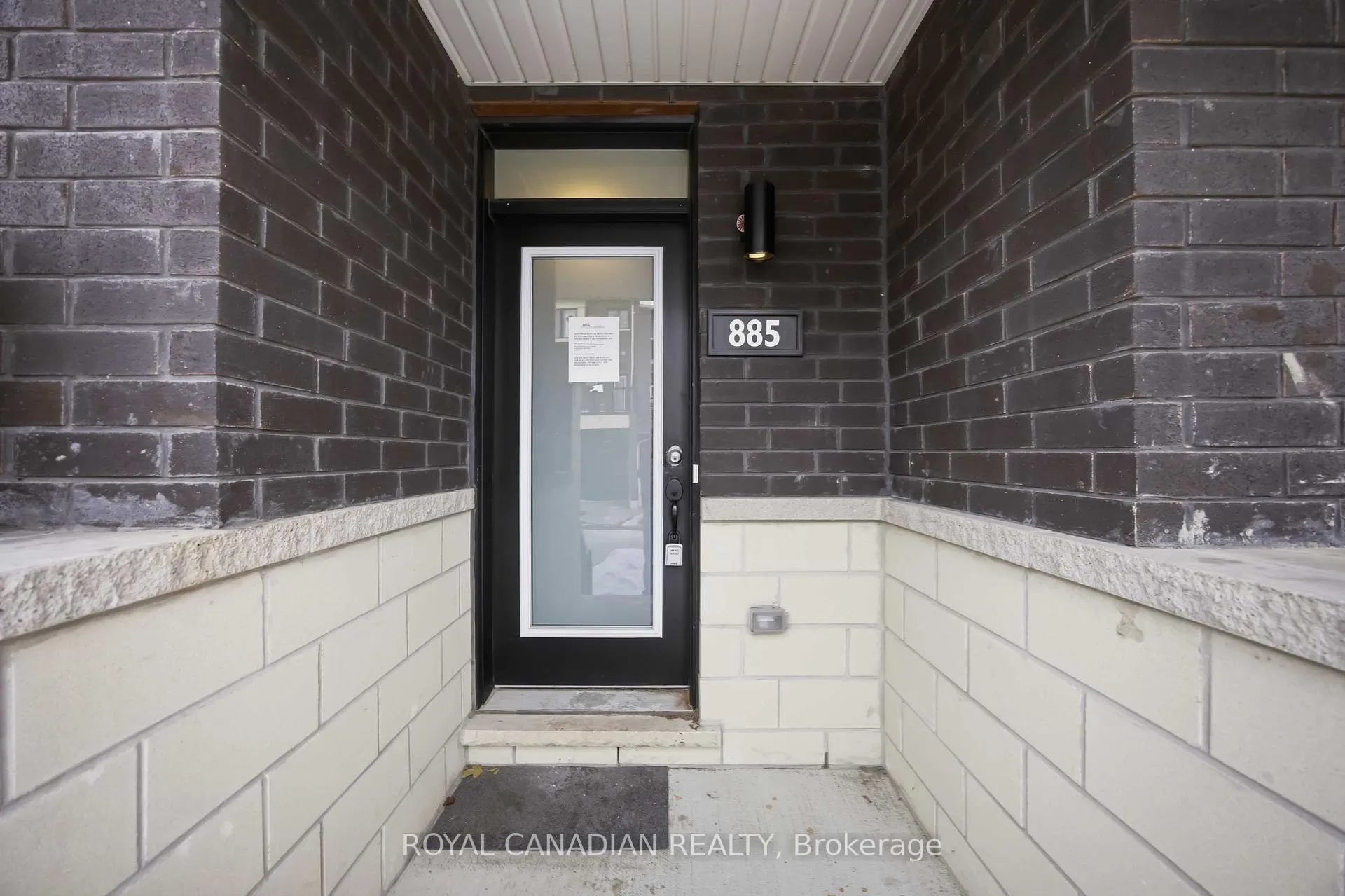 Photo 4 of 885 Kicking Horse Path, Oshawa, McLaughlin — HOMEH