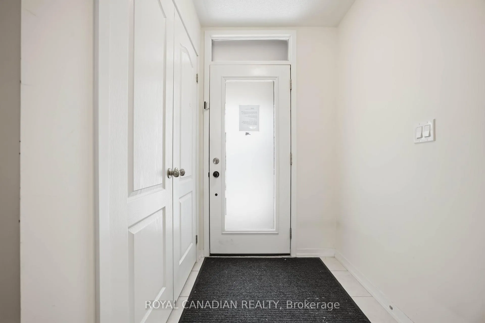 Photo 5 of 885 Kicking Horse Path, Oshawa, McLaughlin — HOMEH