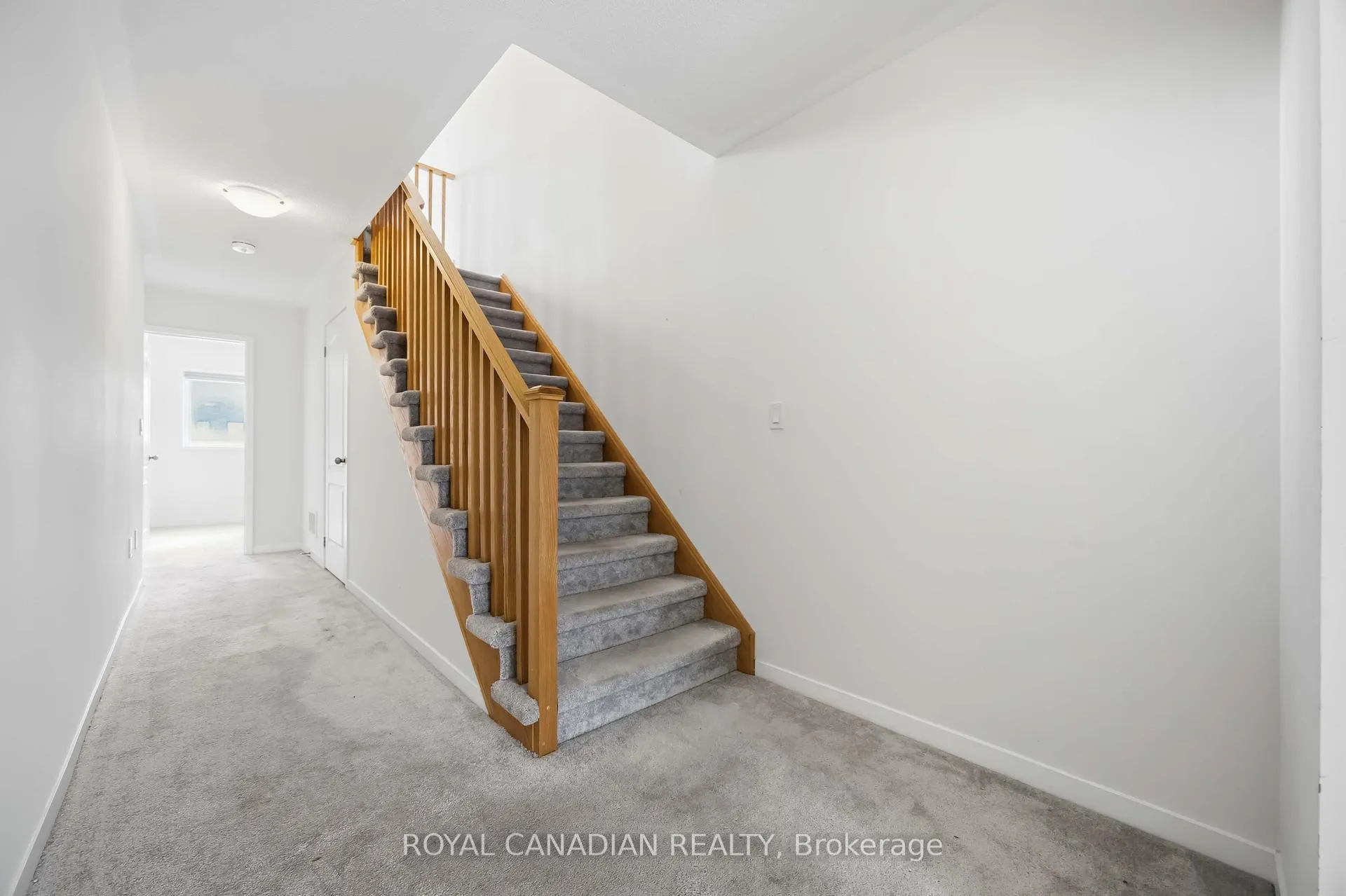 Photo 7 of 885 Kicking Horse Path, Oshawa, McLaughlin — HOMEH
